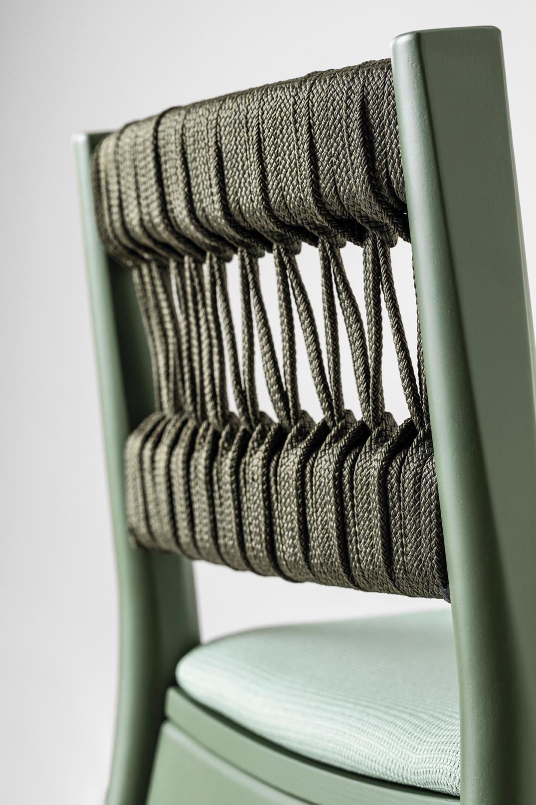 Julie has not only been reinvented with a rope weave backrest but the family is extended to create a spin-off of the chair: a versatile stool, available in two heights, designed in two variants with a plywood beech backrest and woven backrest.
The