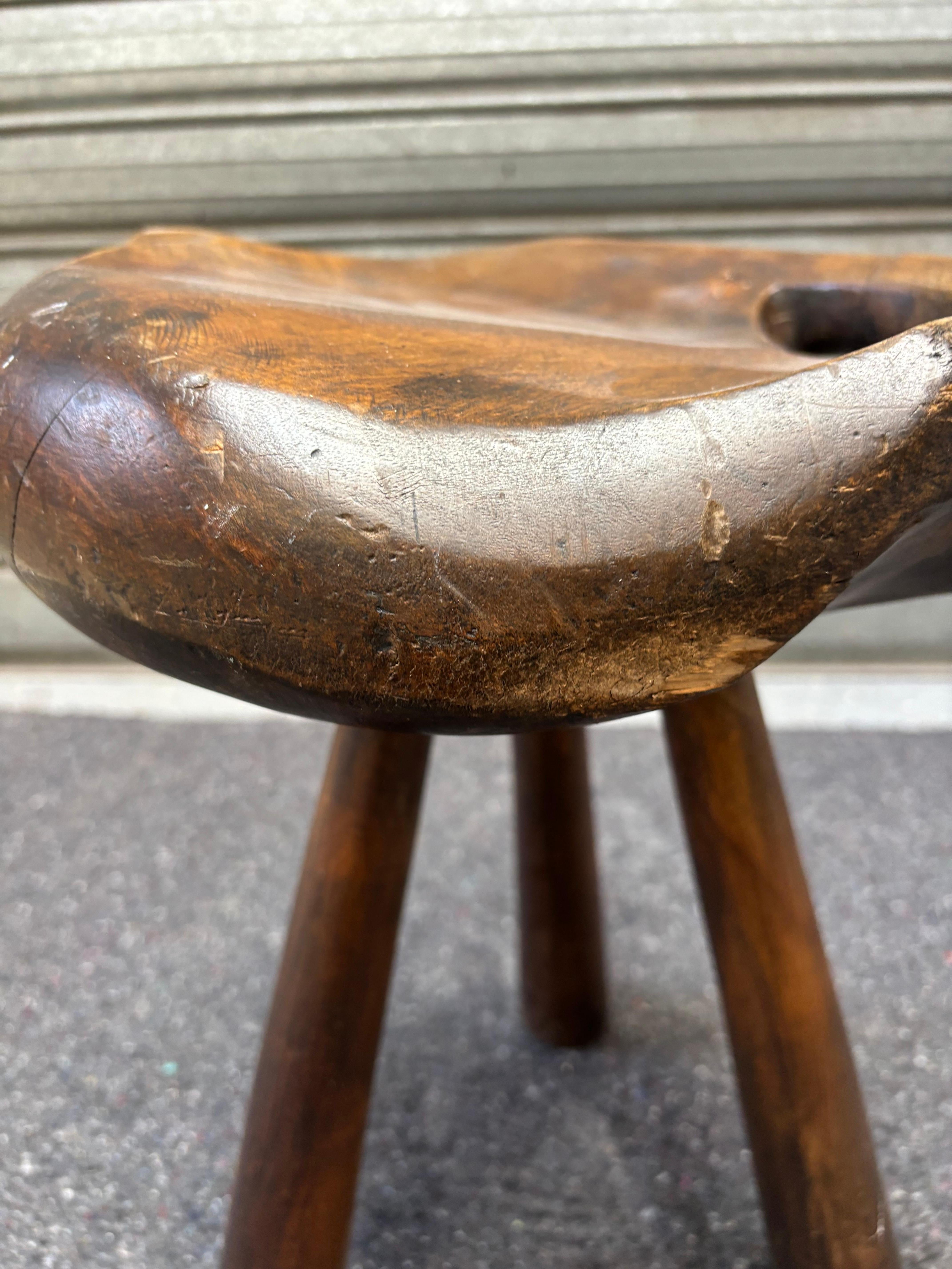 Hocker von Michel Chauvet, Biot Frankreich (Holz) im Angebot