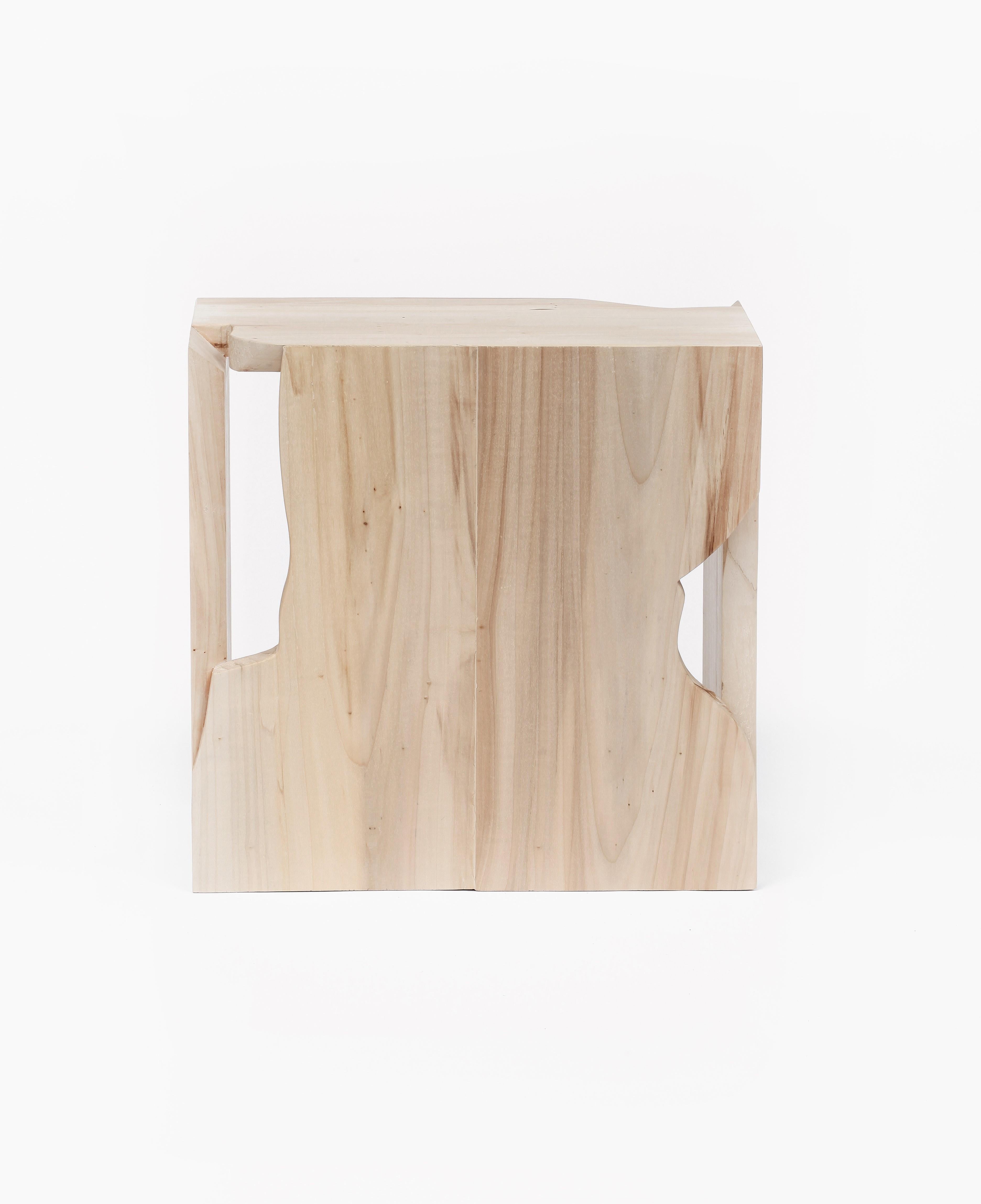Tabouret bas fabriqué à la main avec du peuplier réutilisé de Vicent Orts Neuf - En vente à Barcelona, ES