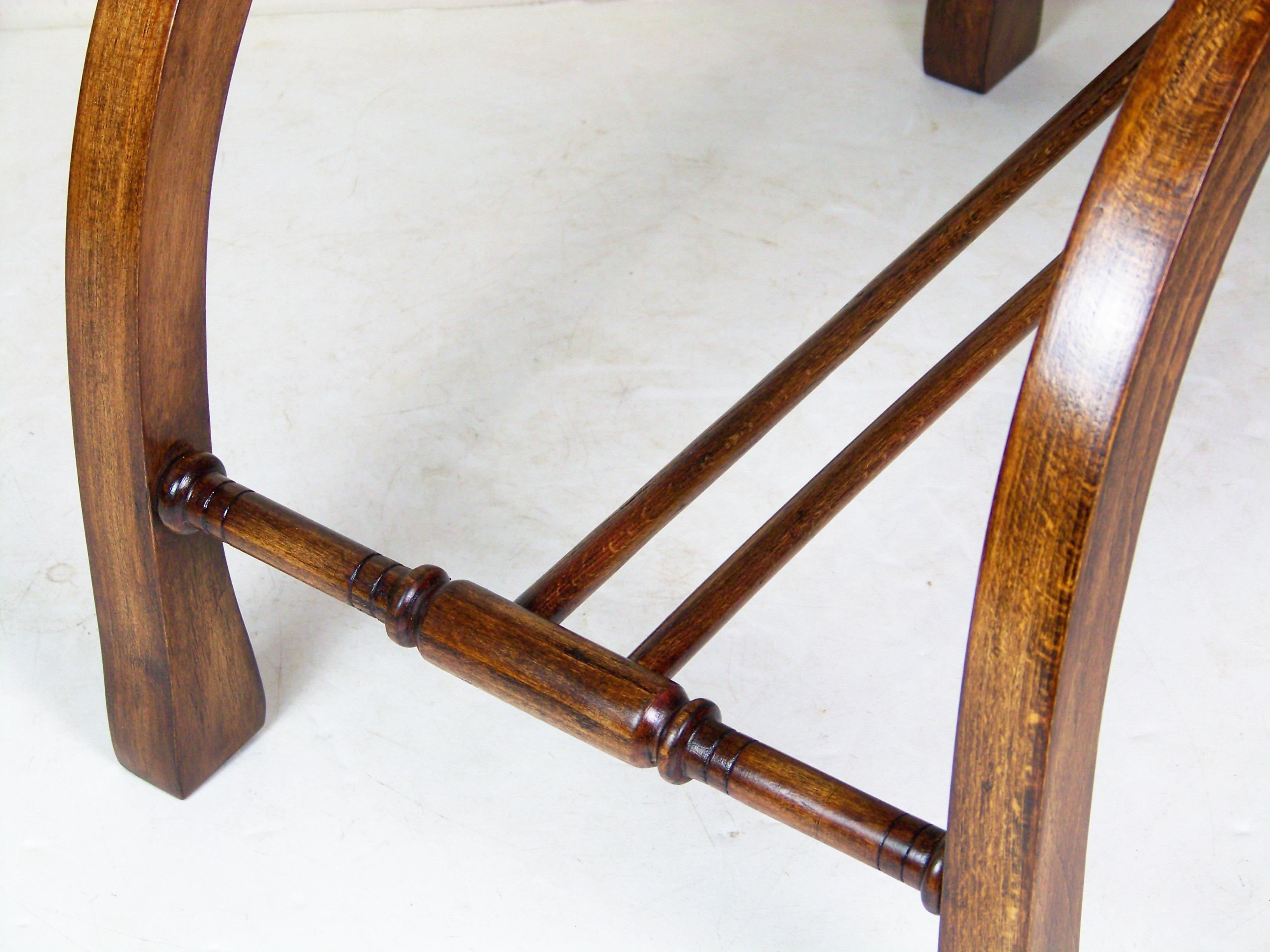 Solid and compact. Newly restored, hand polished shellac polish, 