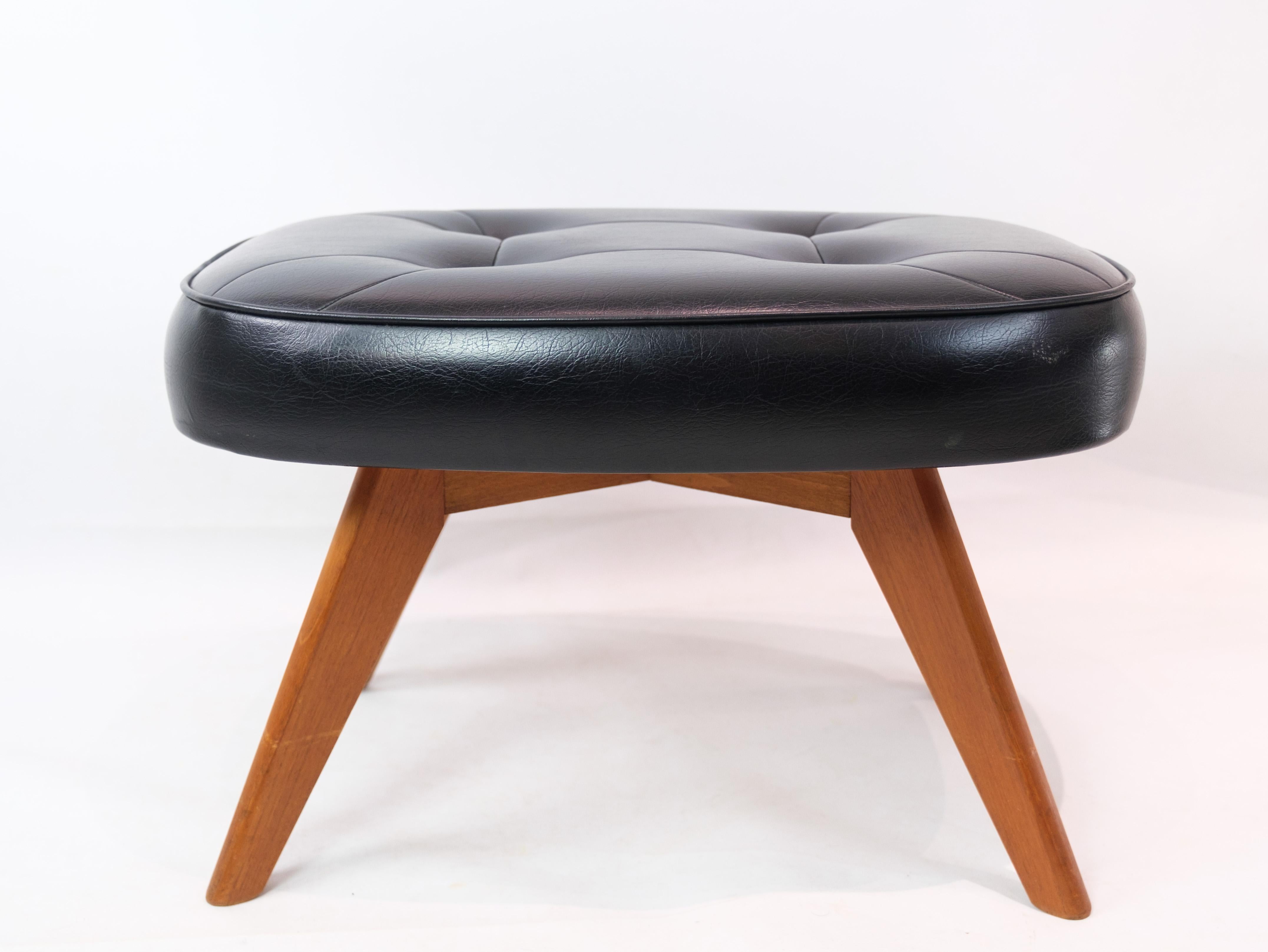 Stool, Danish Design, Black Leather, Teak, 1960 In Good Condition For Sale In Lejre, DK