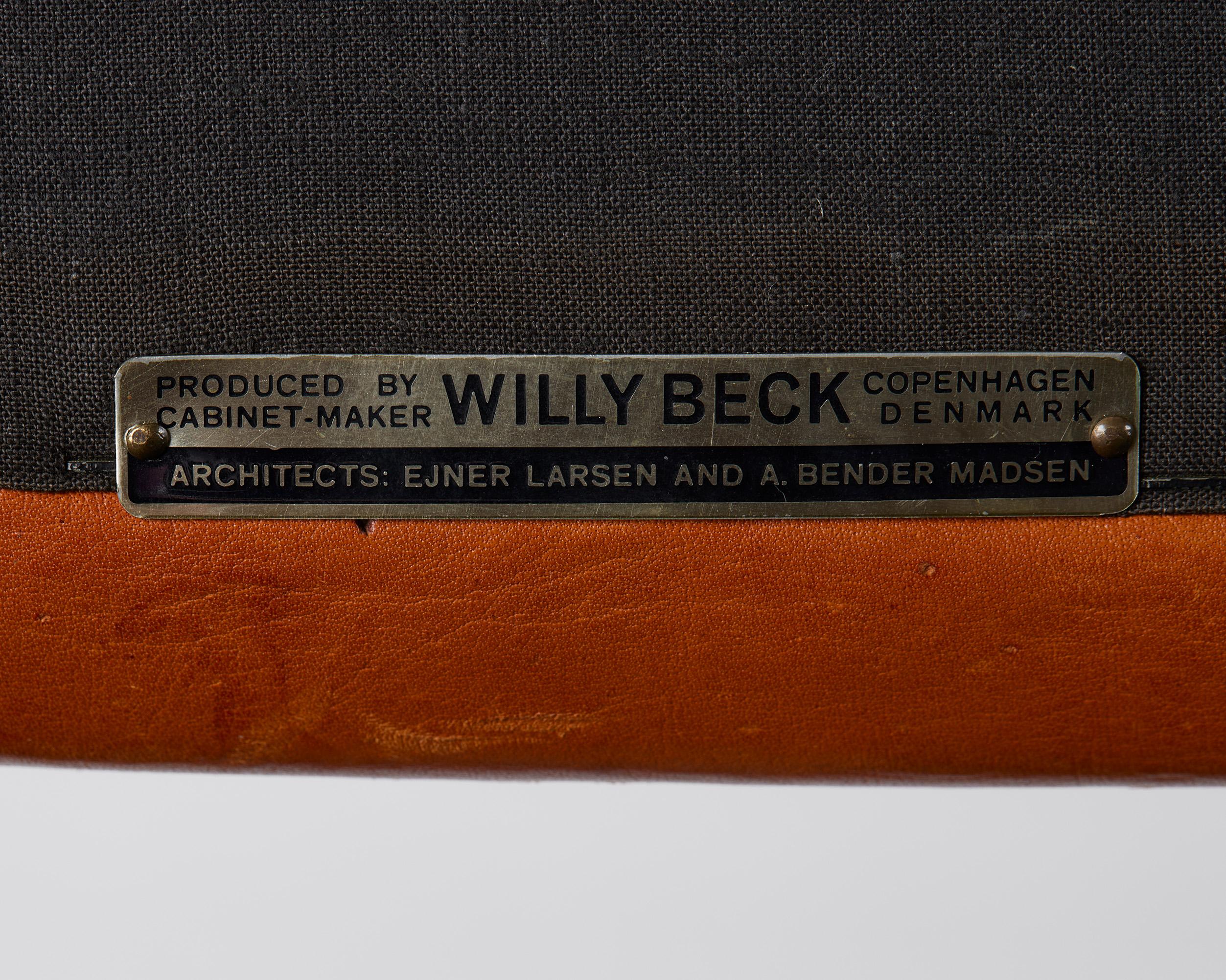 Von Ejner Larsen und Aksel Bender Madsen für Willy Beck entworfener Hocker im Angebot 1
