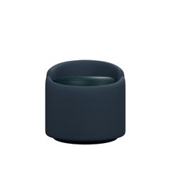 Taburete Doppia Easy Clean Noche Piel azul y pavo real hecho a mano por Murmurio