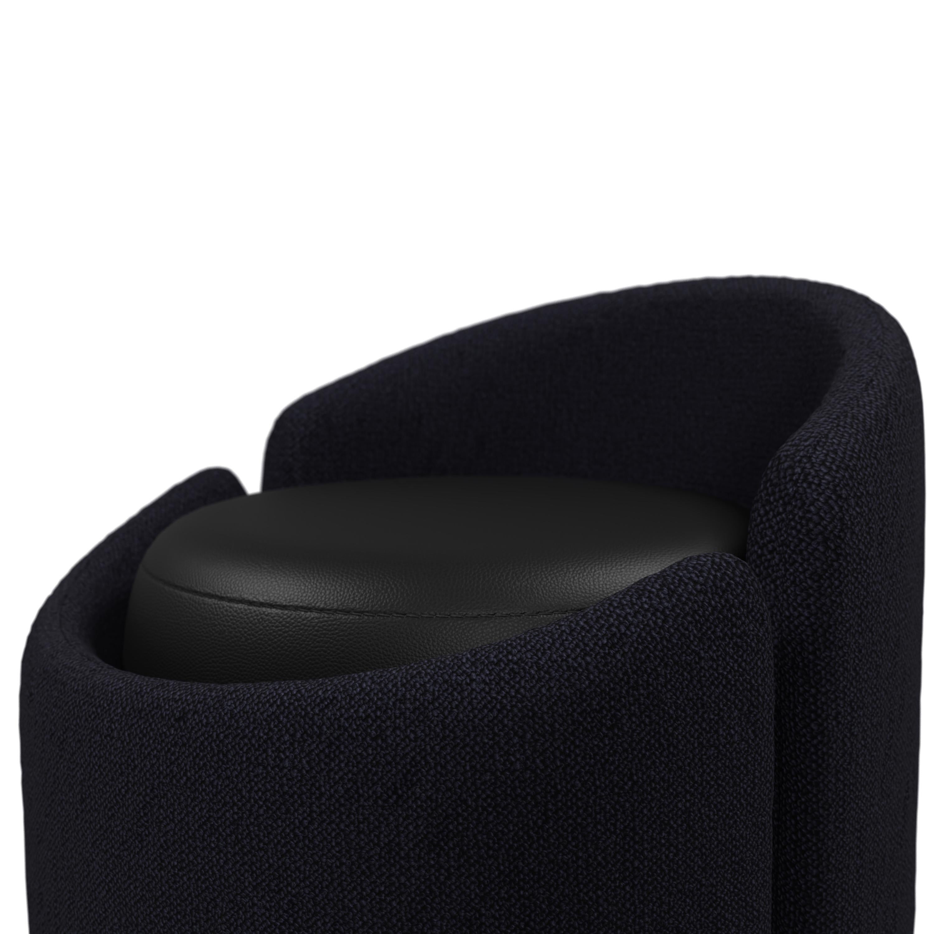 Stool Doppia in Bouclet Night Blue and Noir leather handcrafted by Murmurio Neuf - En vente à Lordelo, PT