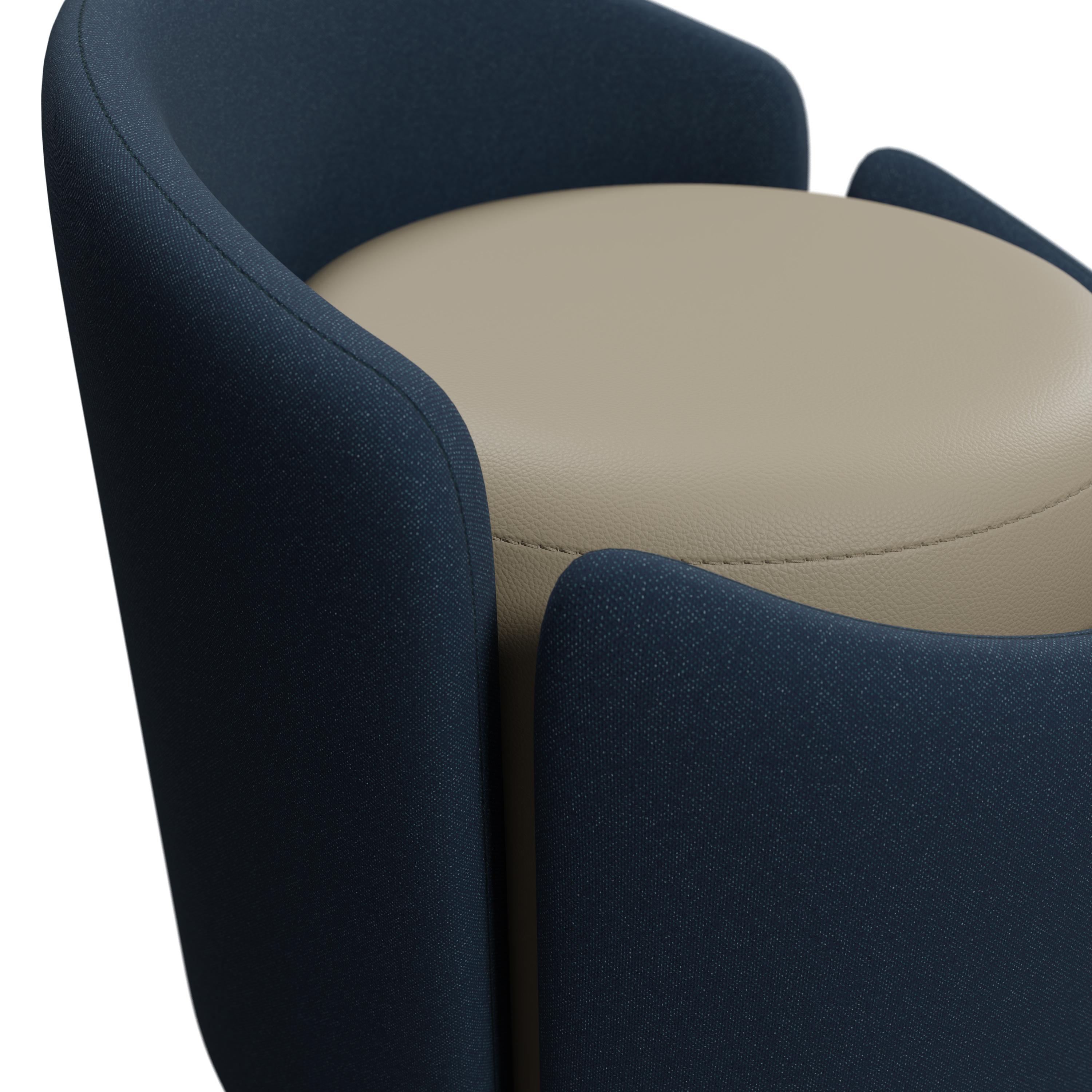 Portuguese Stool Doppia in Denim fabric and Nude leather handcrafted by Murmurio For Sale