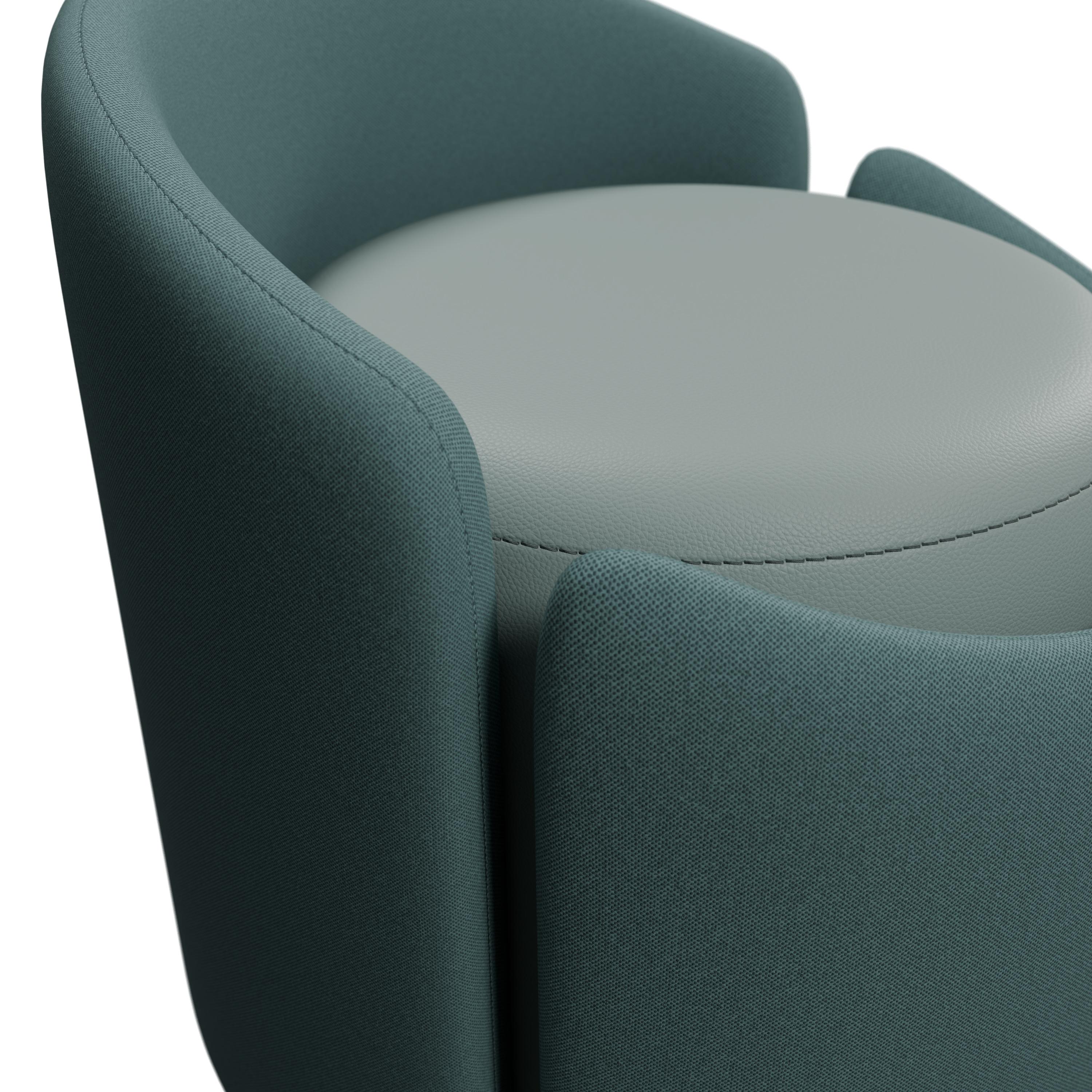 Portugais Stool Doppia in Easy Clean Denim and Oxide leather handcrafted by Murmurio en vente