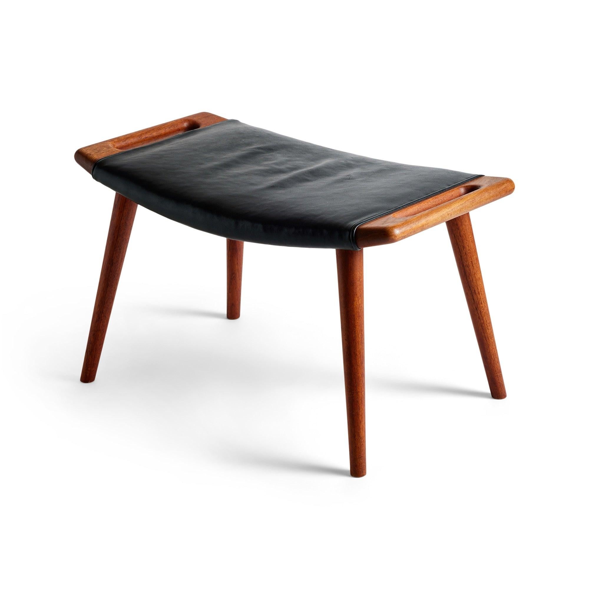 Hocker von Hans J. Wegner für A.P. Gestohlen (Dänisch) im Angebot