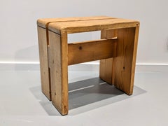 Tabouret pour les tables « Les Arcs » de Charlotte Perriand