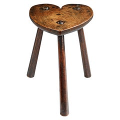 Taburete de madera de frutal Treen Corazón Amor Minature Folk Vernacular Conmemorativo Infantil