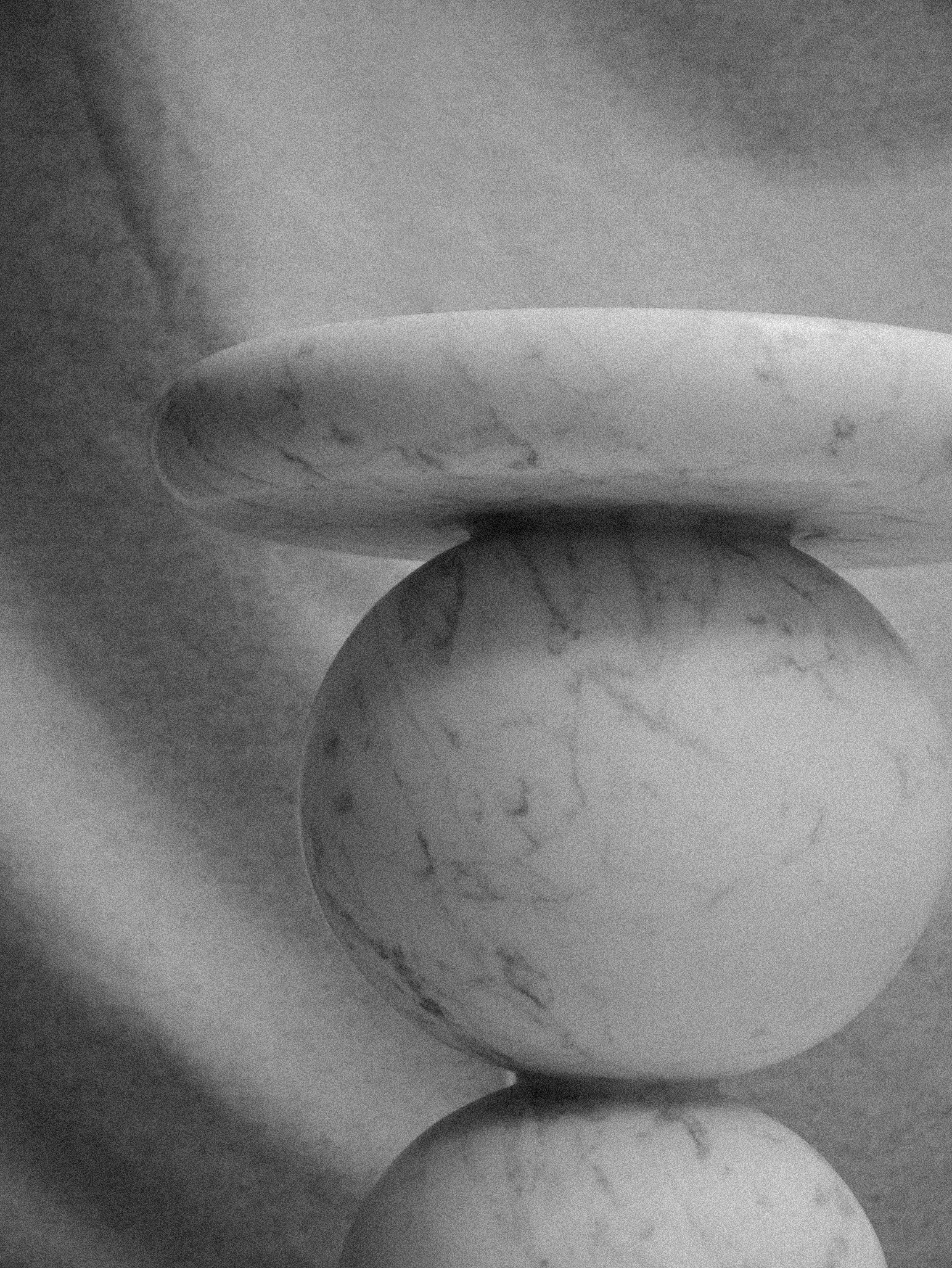 Francese Sgabello II in marmo di Carrara di Patrick Laroche in vendita