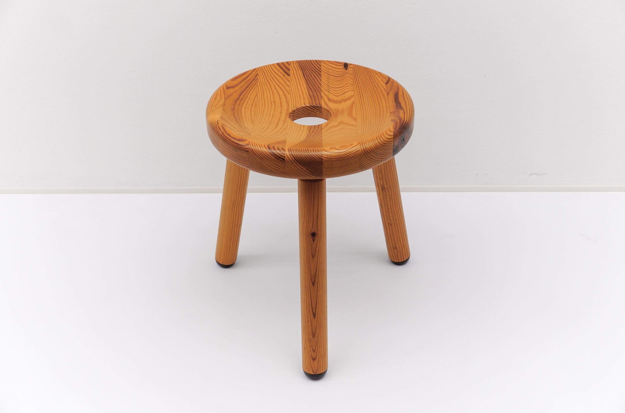 Finlandese Sgabello in stile 'Sauna' di Bertel Gardberg in legno di pino, Wood, anni '60 in vendita