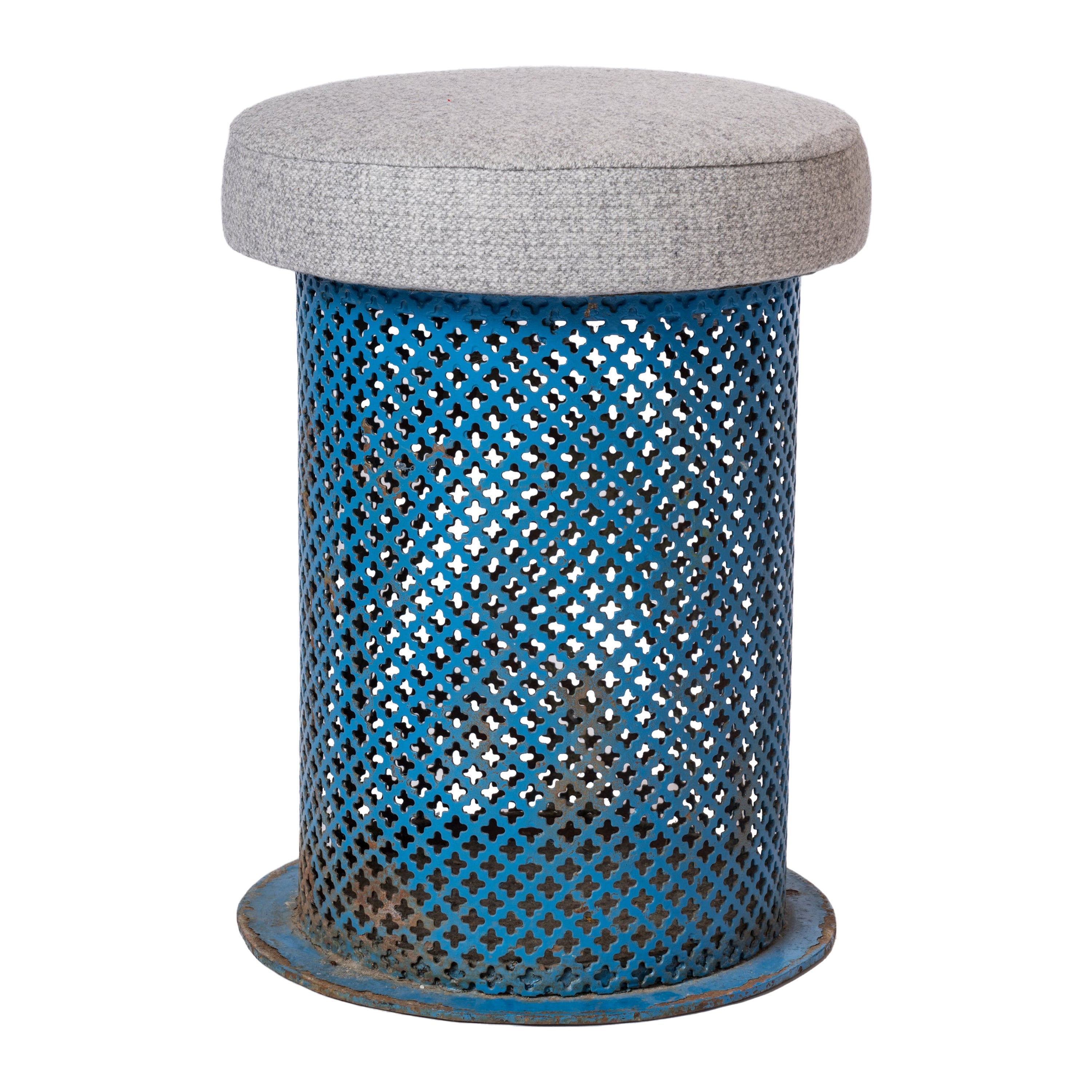 Stool In Blue Metal Mesh w. Openwork Design at. Mathieu Matégot - France 1960
s For Sale