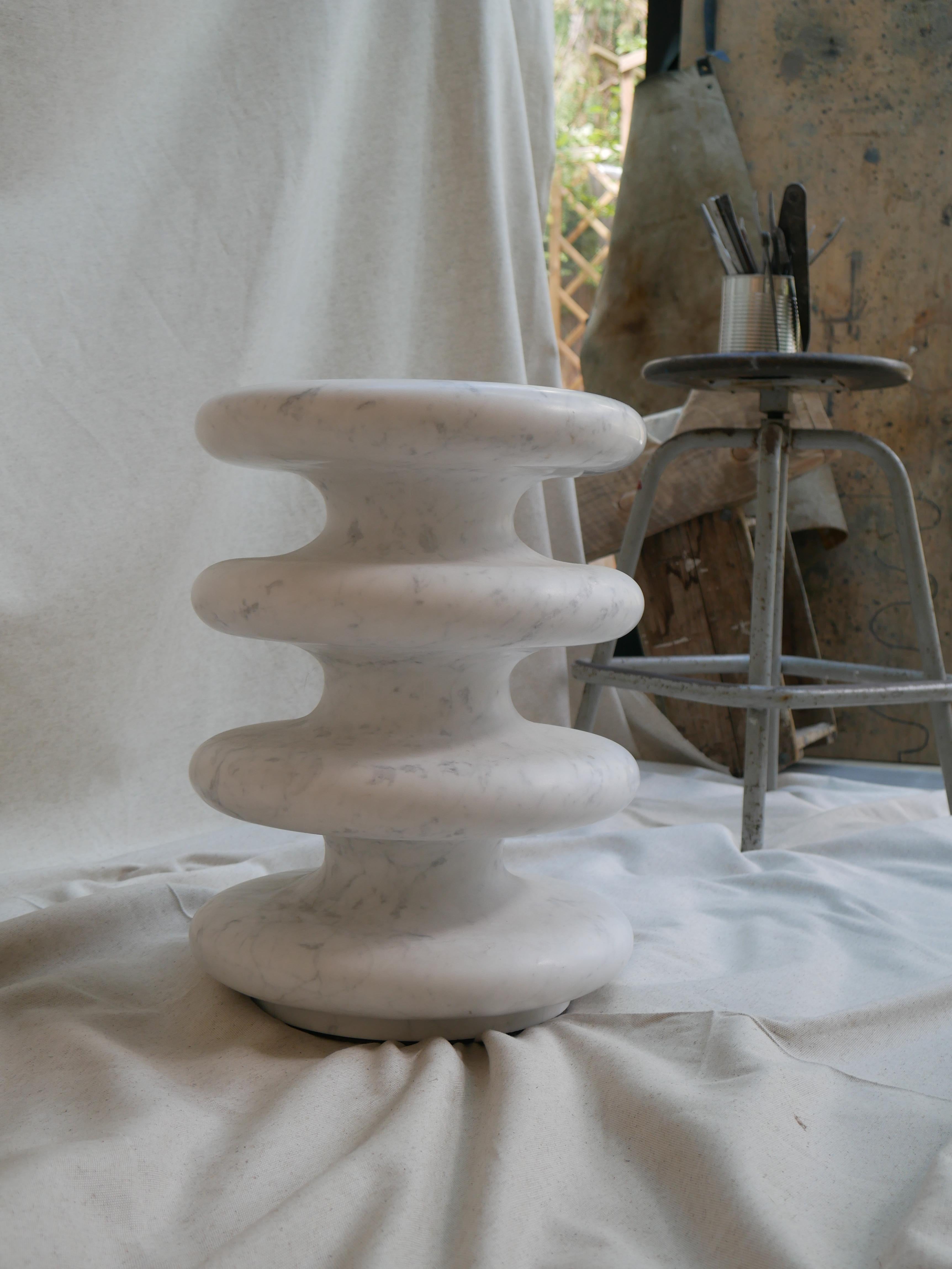Francese Stool I in Carrara marble by Patrick Laroche in vendita