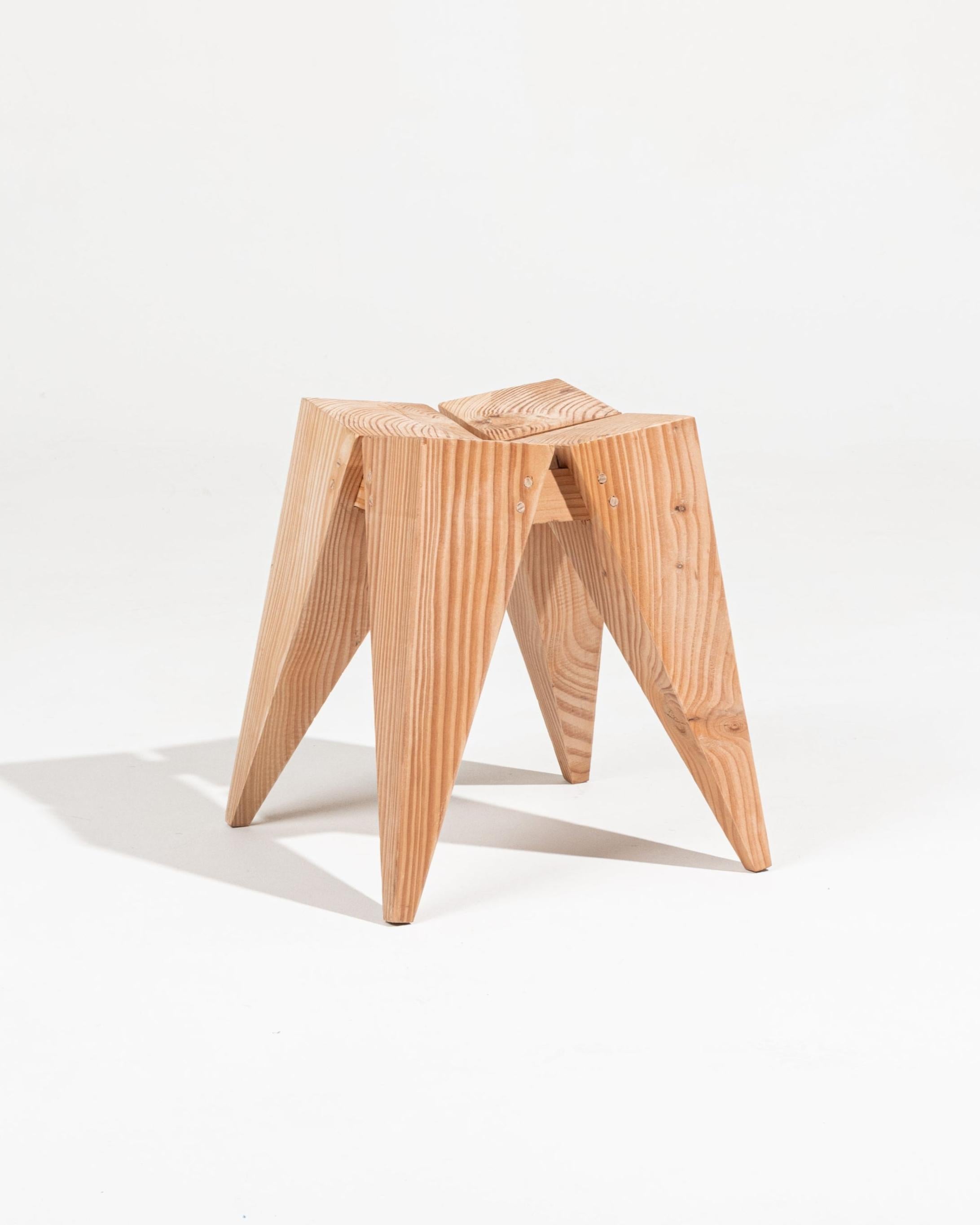Stool in carved wood For Sale 4