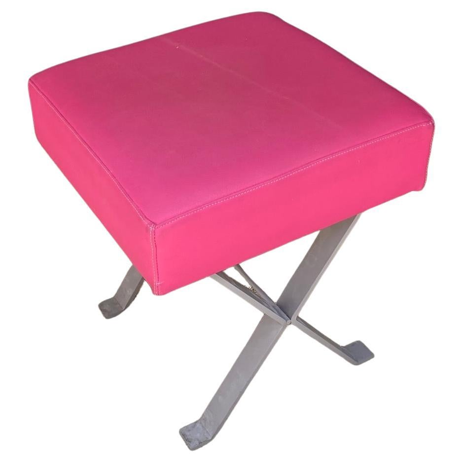 Sgabello in alluminio fuso laccato e similpelle, circa 1970