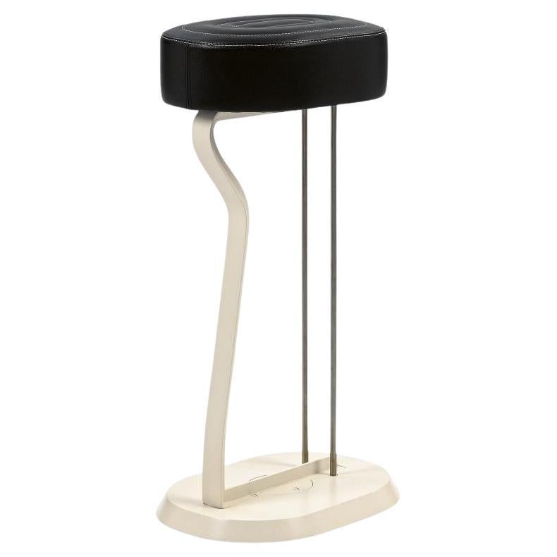 Hocker in Leder schwarz ClassiCon Barhocker Nr. 2 Design Eileen Gray im Angebot