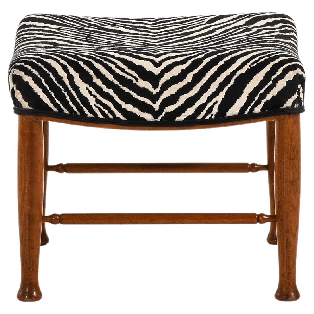 Sgabello in mogano e rivestito in tessuto Aino Aalto di Josef Frank, anni '50 in vendita