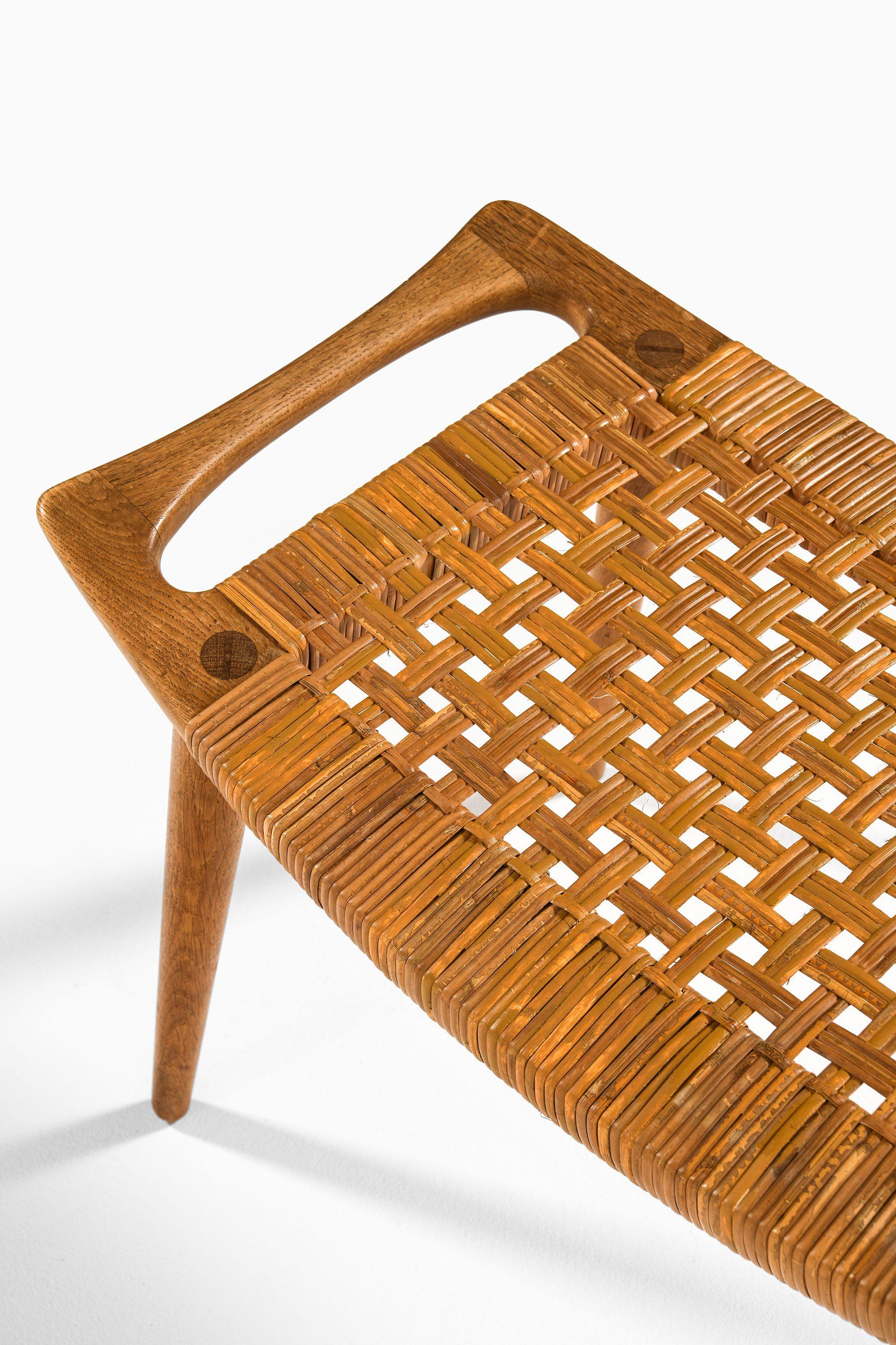 Sgabello in Oak e canna intrecciata di Hans Wegner, 1954 In condizioni buone in vendita a Limhamn, Skåne län