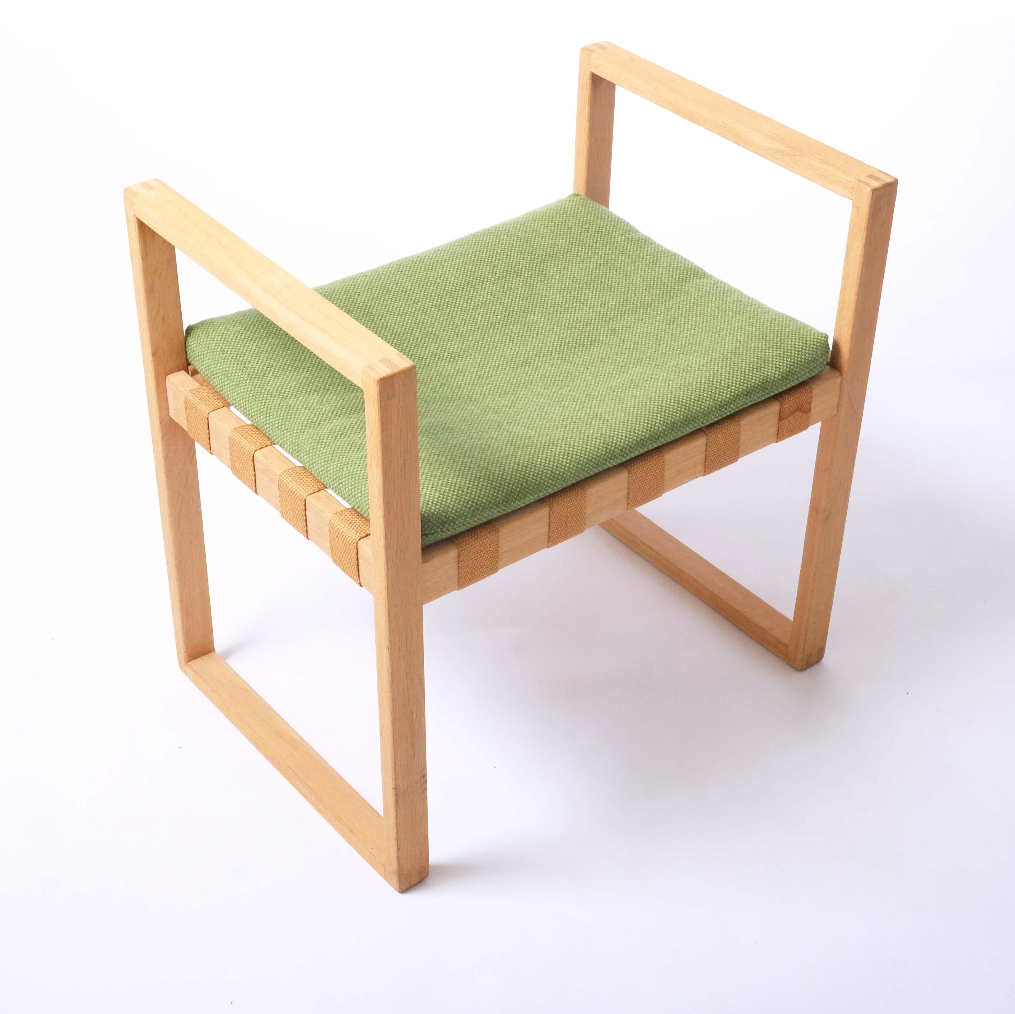 Tabouret en chêne avec tissu d'origine de ke Fribyter, Suède en vente 2