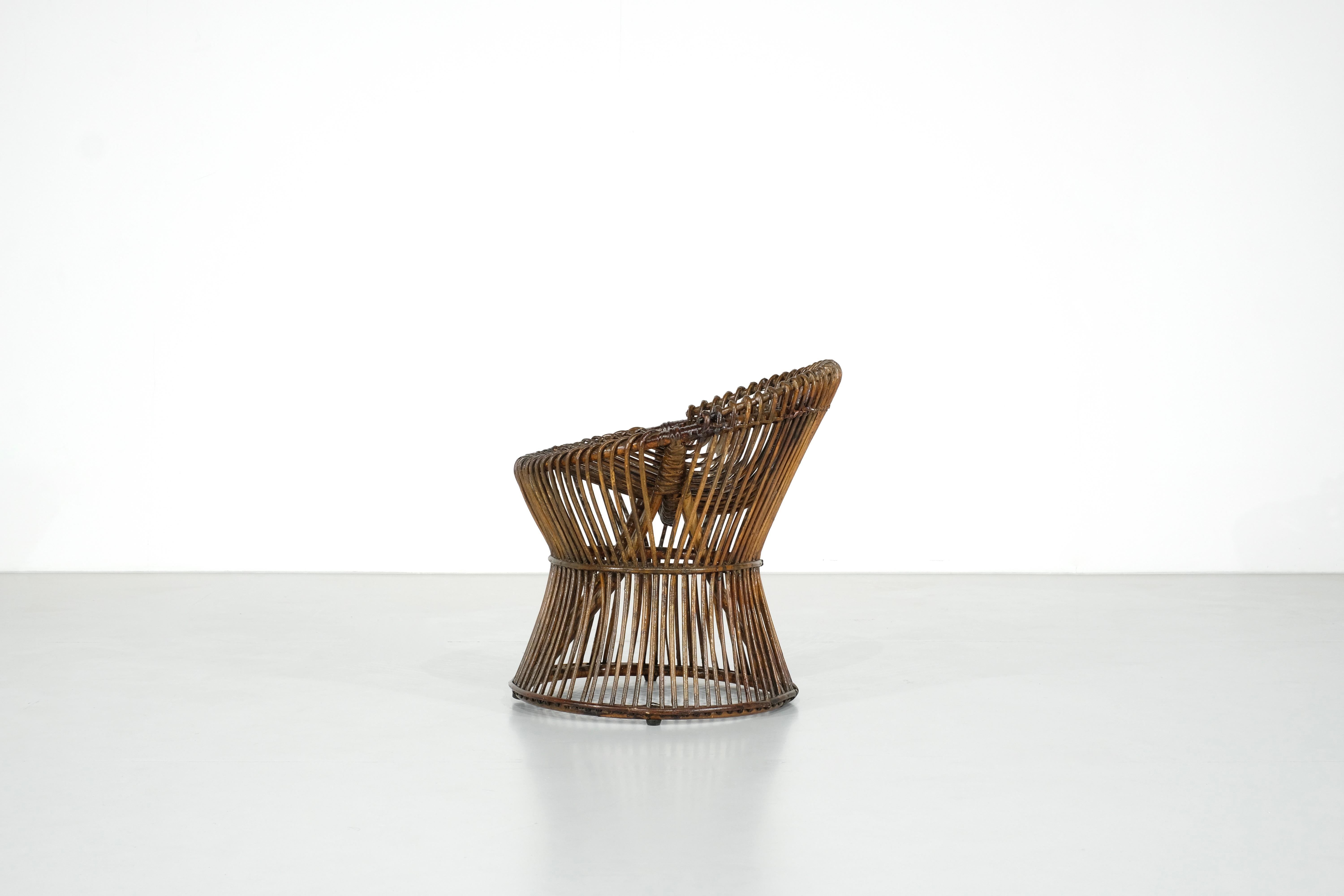 Metà XX secolo Sgabello in stile rattan Franco Albini Italia, anni '60. in vendita