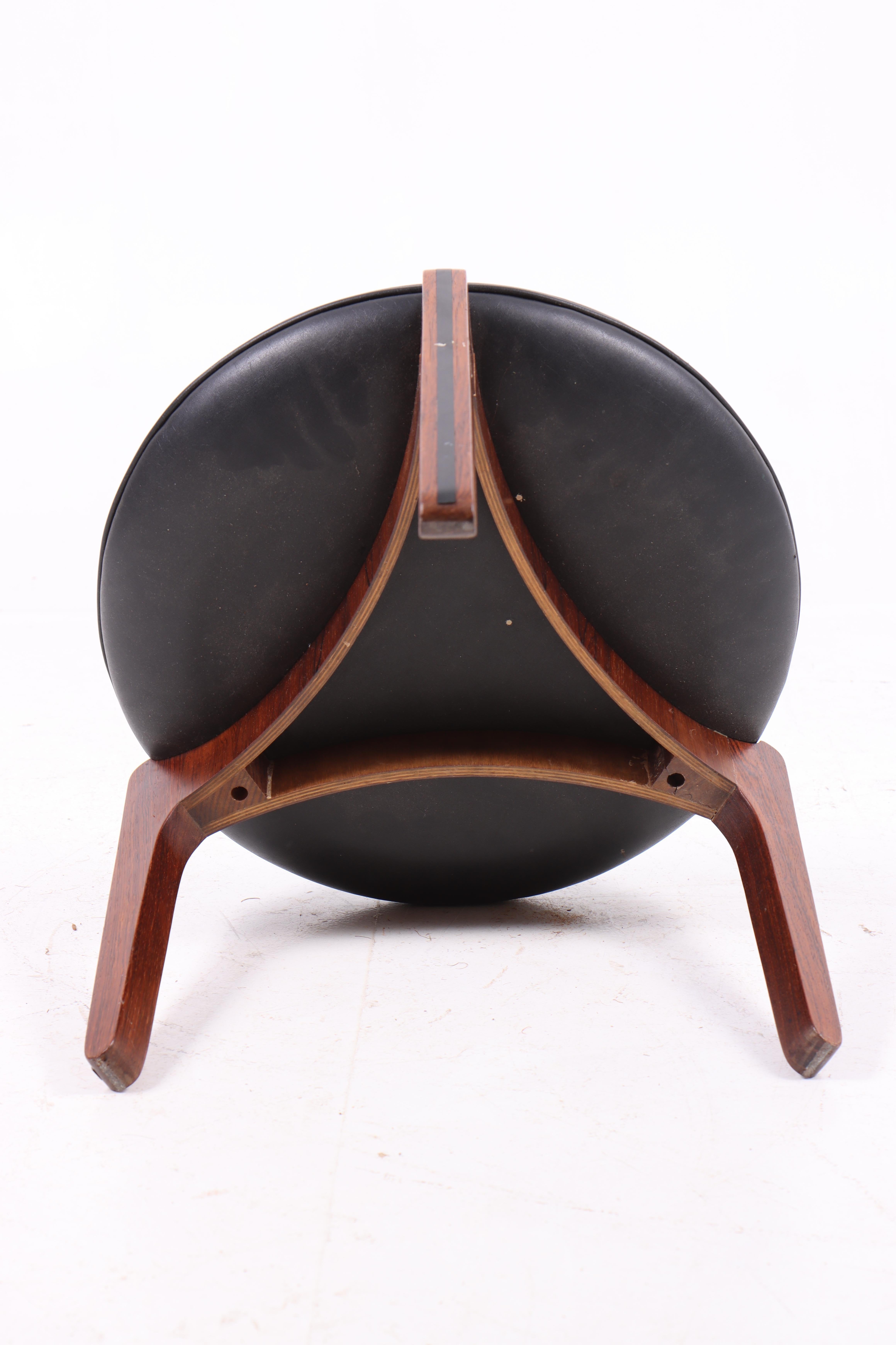 Hocker aus Palisanderholz Entworfen von Svend Ellekær, 1960er Jahre (Mitte des 20. Jahrhunderts) im Angebot