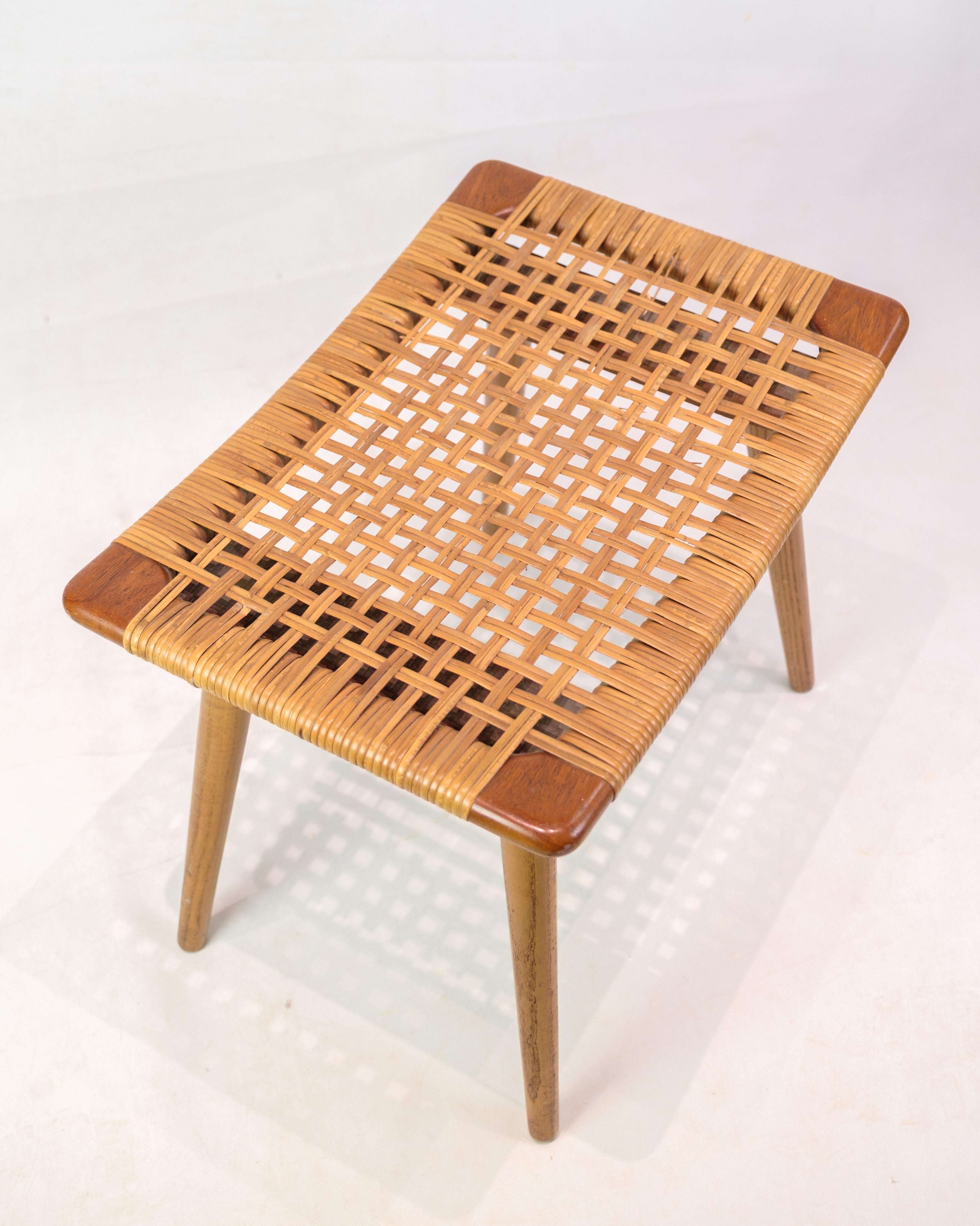 Taburete De Teca Y Mimbre De Salvia, Diseño Danés De Los Años 60 Moderno de mediados de siglo en venta