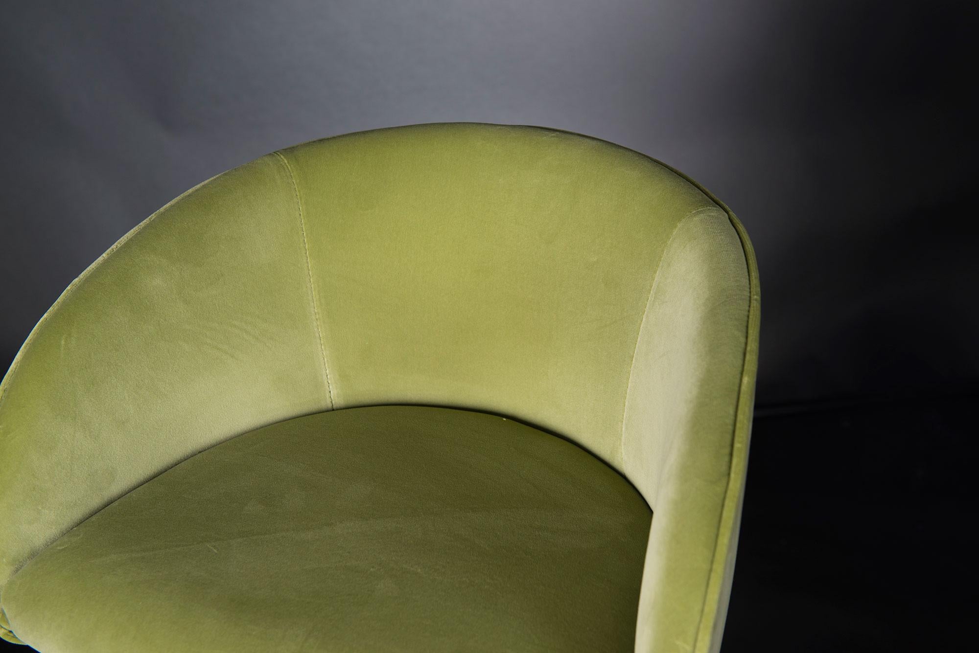 Hocker Louise aus Samt und Metall, Italien (21. Jahrhundert und zeitgenössisch) im Angebot