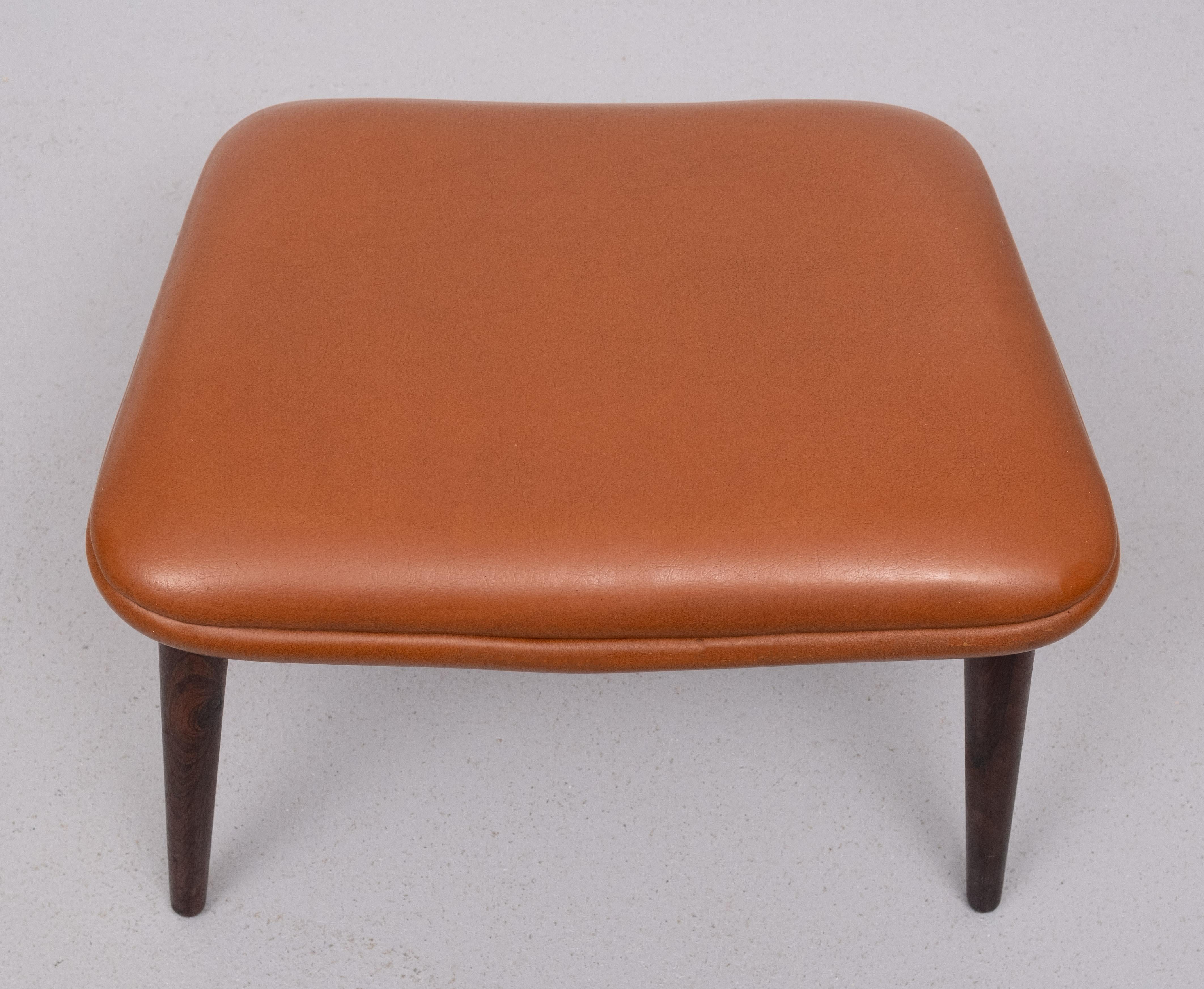 stool model 91 designed by Illum Wikkelsø. Produced by Michael Laursen in Aarhus In Good Condition For Sale In Den Haag, NL