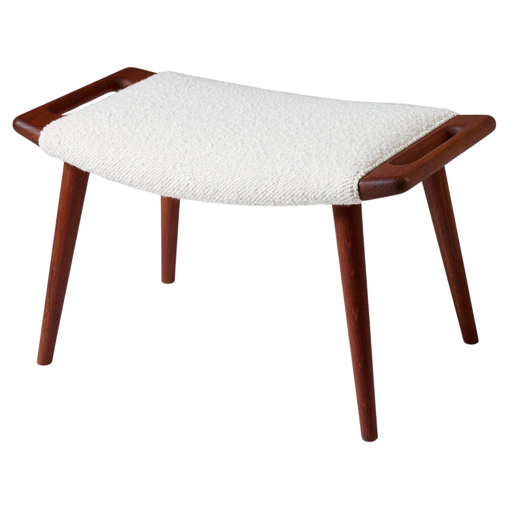 Hocker Modell AP120 Entworfen von Hans J. Wegner