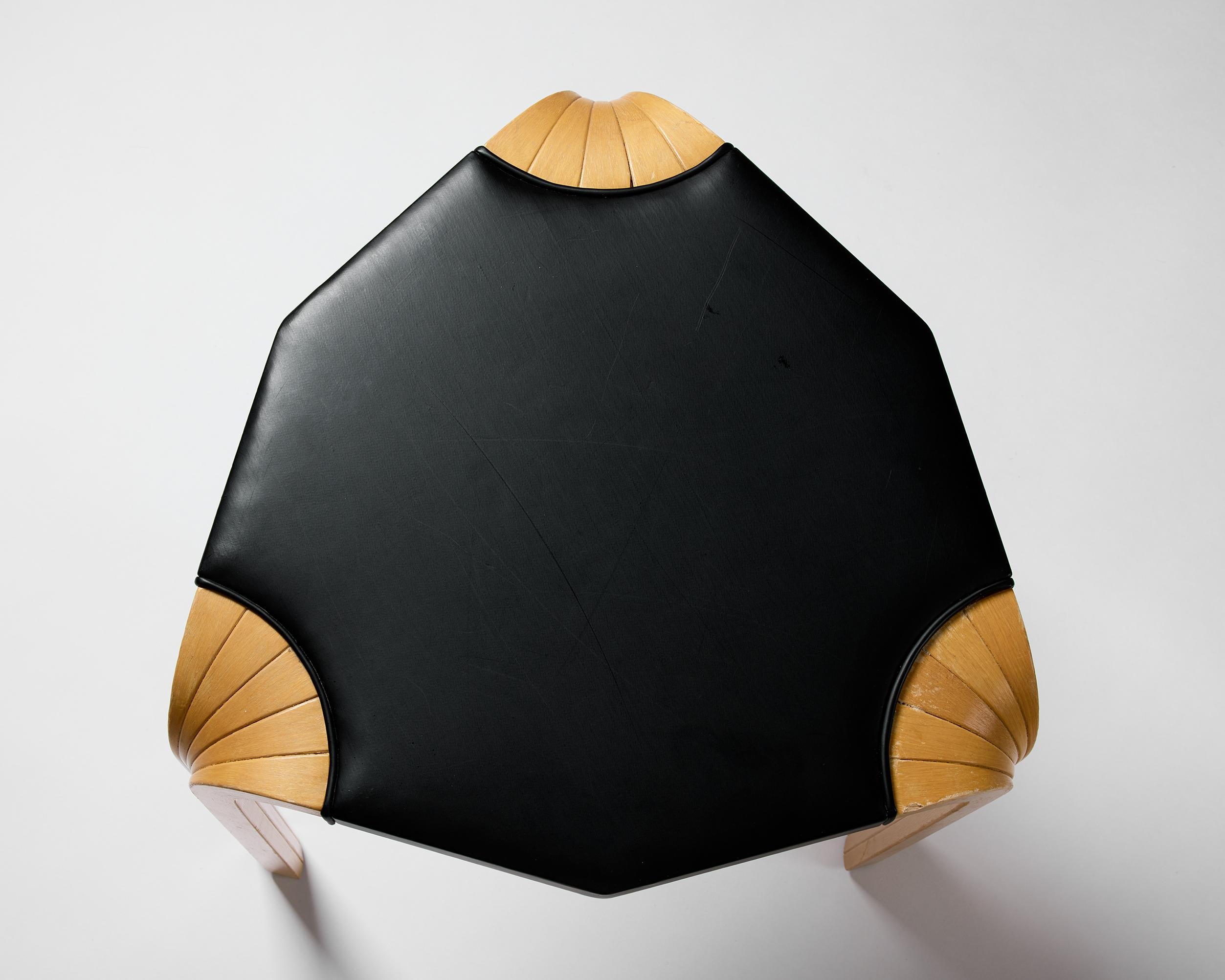 Stool, model X602 designed by Alvar Aalto, Finland 1950s For Sale 1