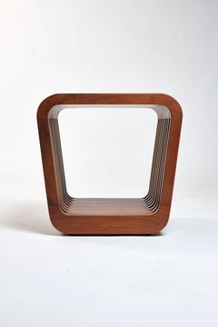 Sgabello o tavolino, LINK di Reda Amalou, noce americano