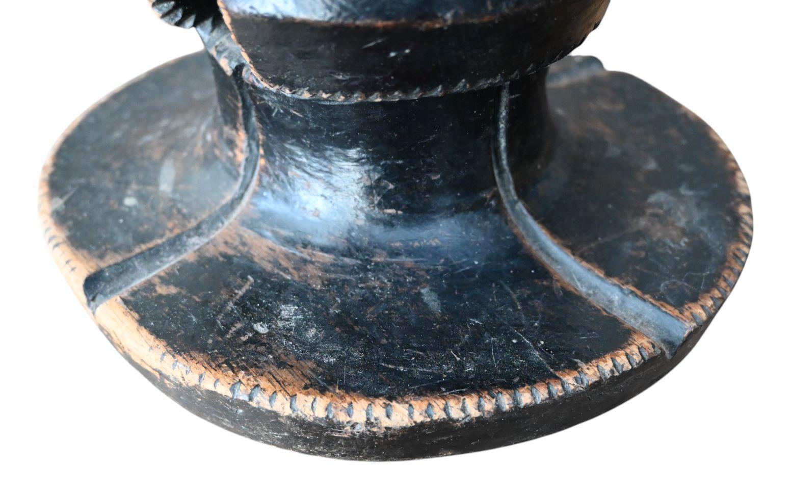 Tabouret/siège de The Triby Mangbetu Dr Congo, début du 20e siècle Bon état - En vente à Bilzen, BE