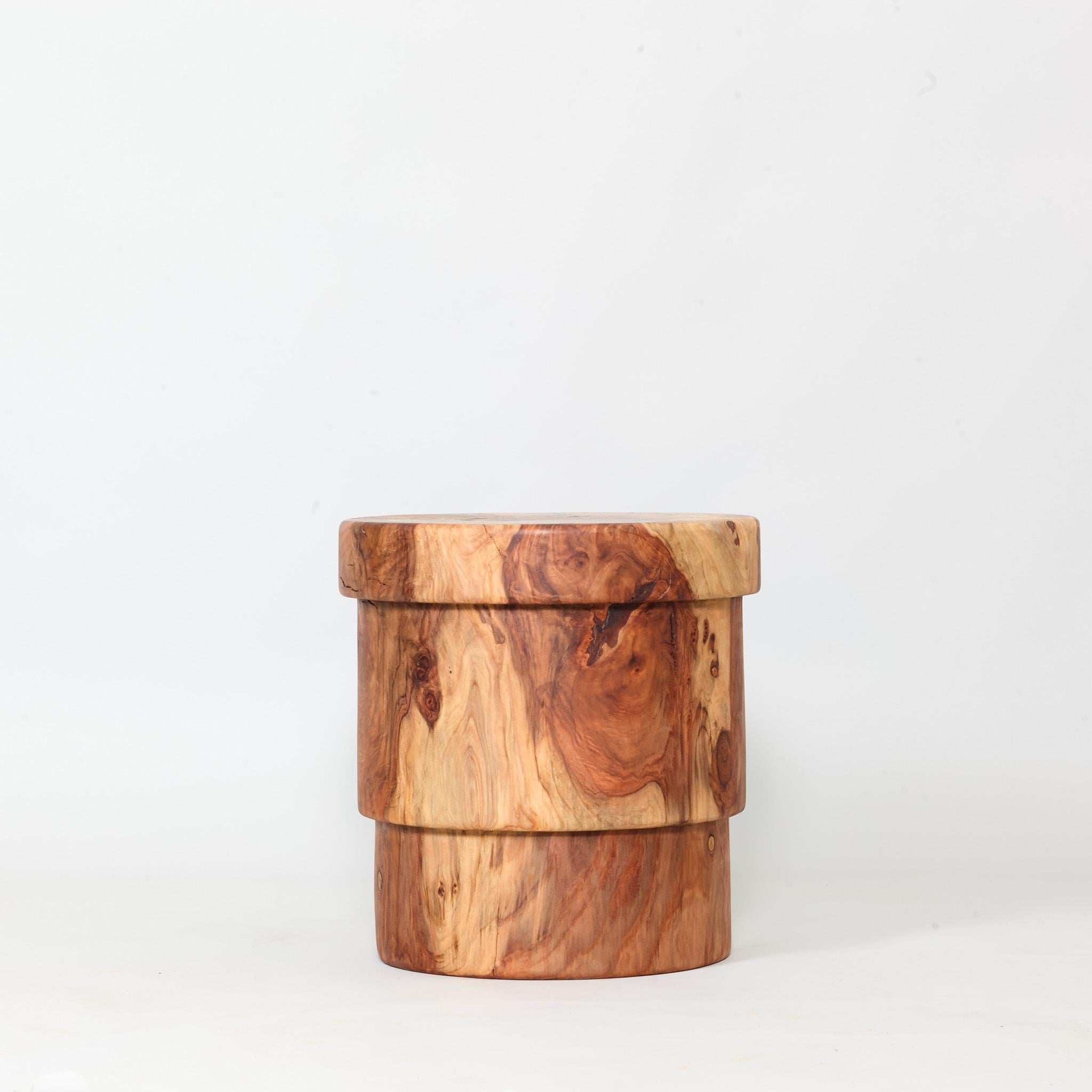 Fatto a mano Sgabello, Tavolino, Wood Wood recuperato, Legno rosso, Mid Century Modern in vendita