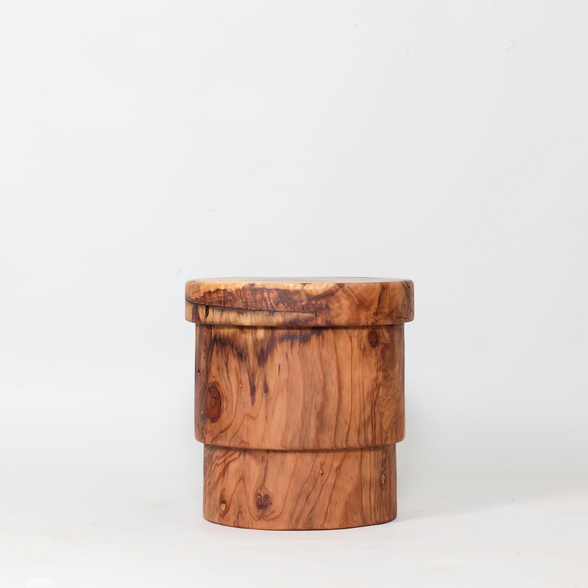 Sgabello, Tavolino, Wood Wood recuperato, Legno rosso, Mid Century Modern in vendita 2