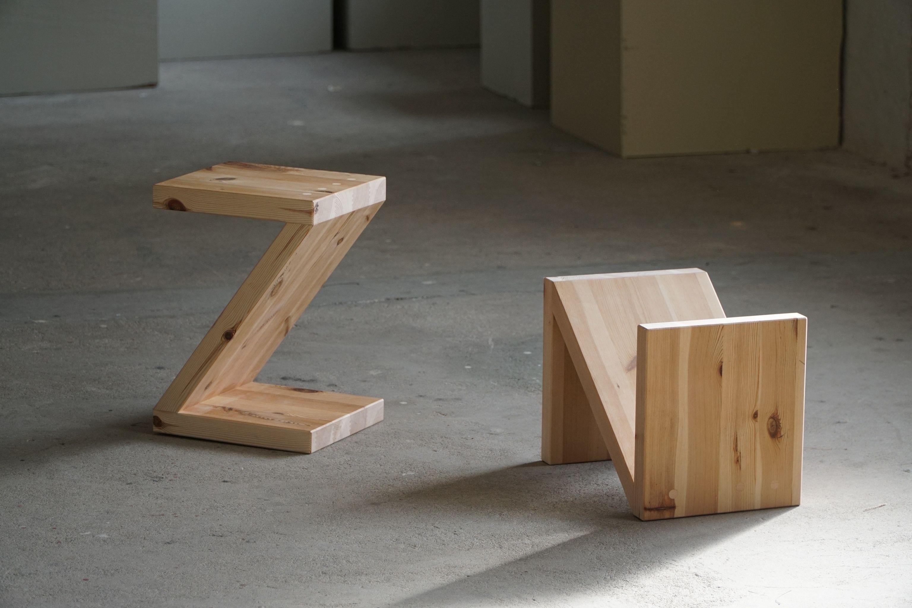 Tabouret/table d'Eliaselias en pin massif recycl, design danois 2022 en vente 8