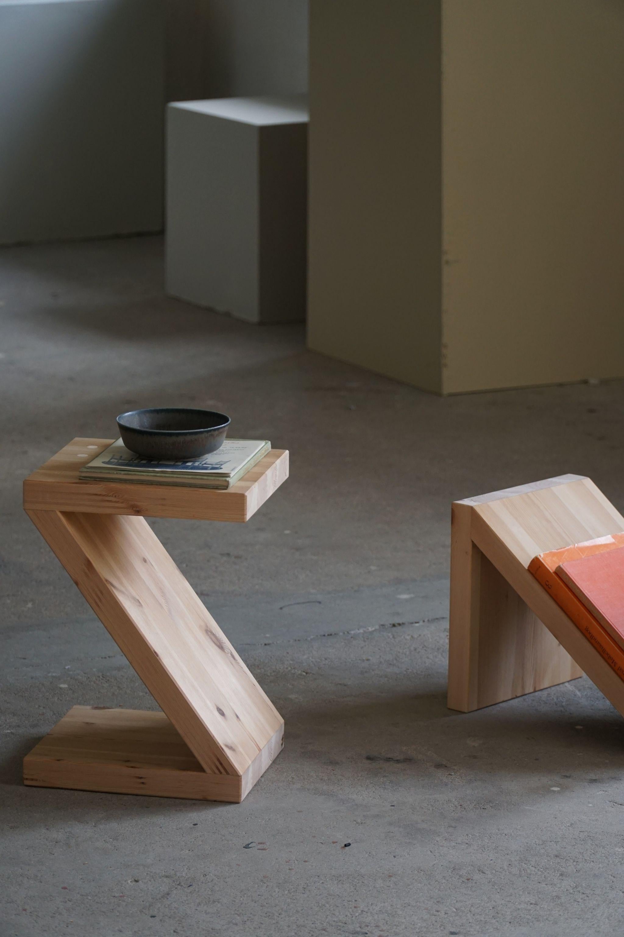 Tabouret/table d'Eliaselias en pin massif recycl, design danois 2022 en vente 11