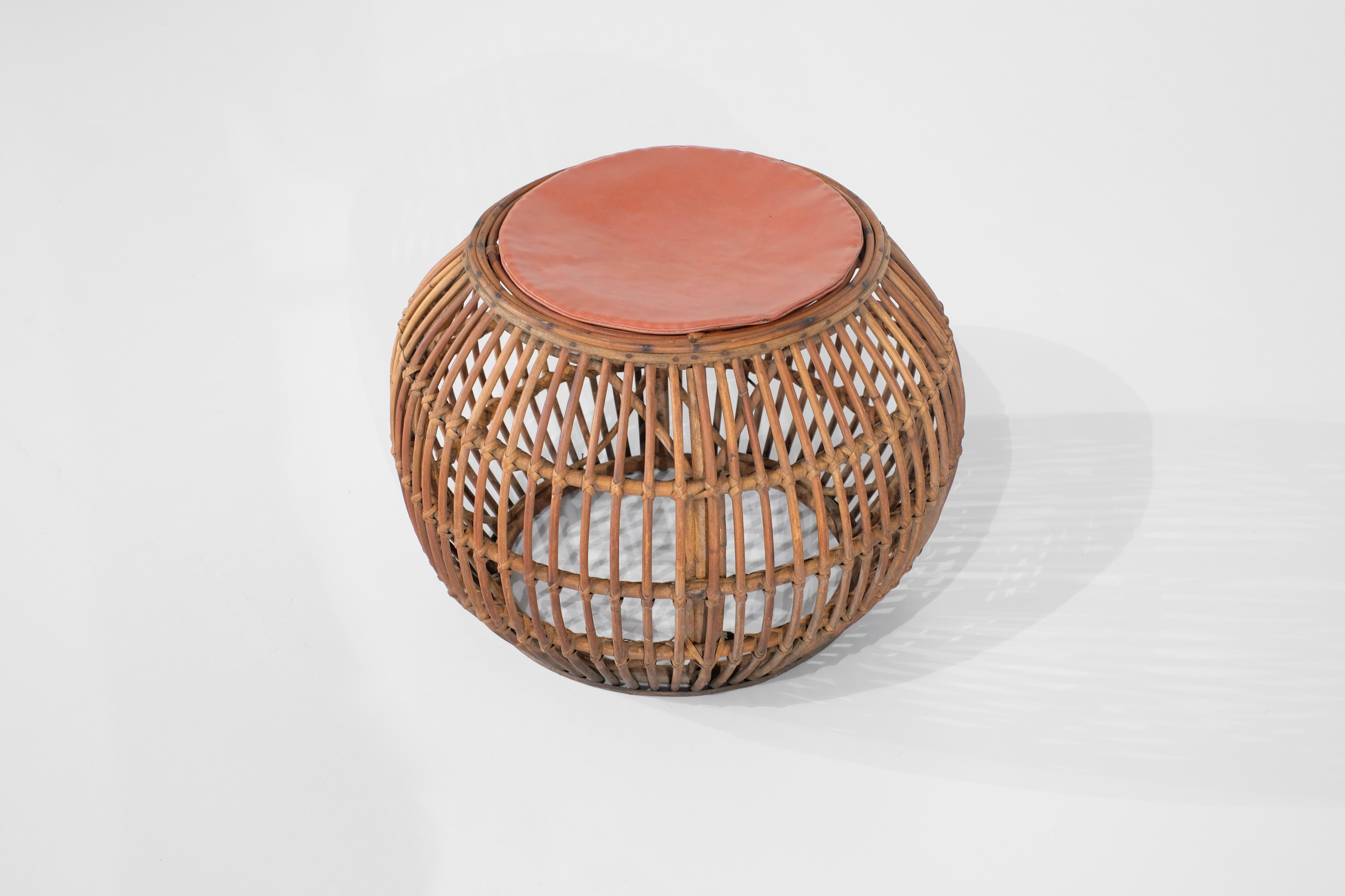 Hocker Vintage in Rattan, Weide, Italien 1960er Jahre. (Mitte des 20. Jahrhunderts) im Angebot