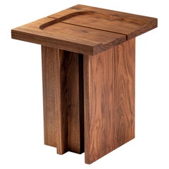 Tabouret en bois de noyer Brown Contemporain Handcraft Kahn by Sanna Völker