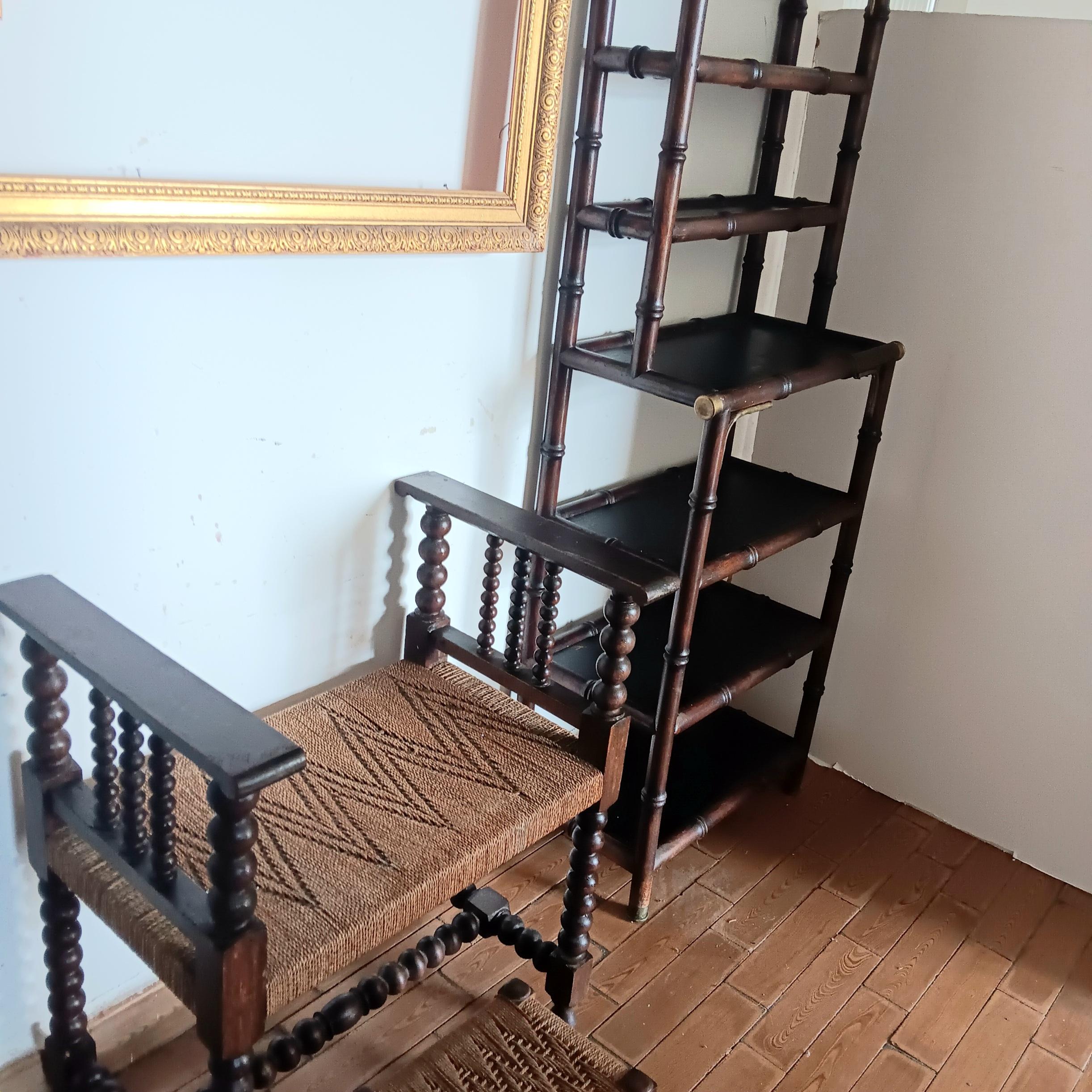 Taburete  con Reposapiés Patas Torneadas  y asiento de fibra natural Finales del siglo XIX Español en venta