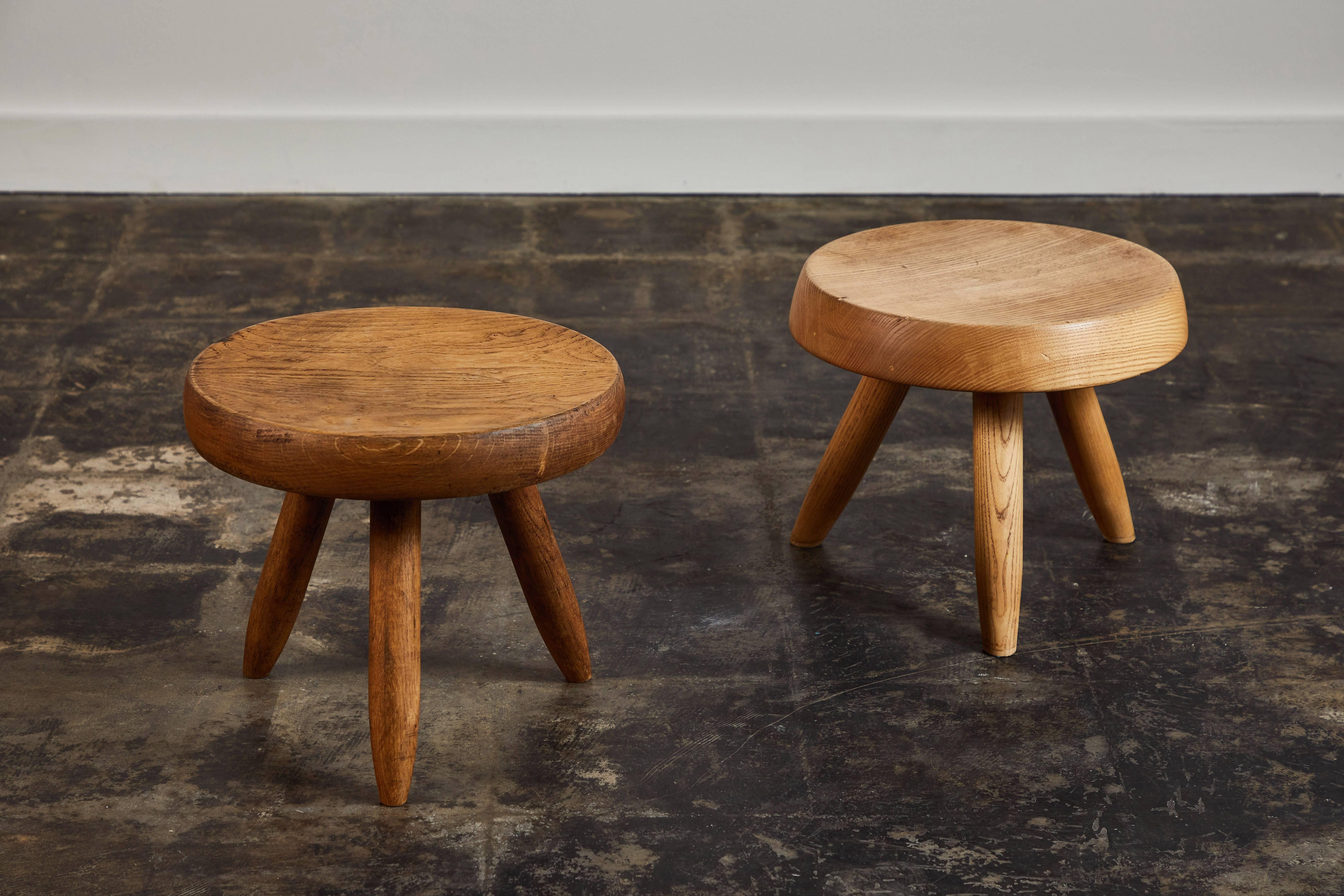 Wood stool by Charlotte Perriand for Galerie Steph Simon. Made in France, circa 1947. 

Stool on left is available.

literature: Charlotte Perriand Complete Works Volume 2: 1940-1955, Barsac, pg. 458 Les Décorateurs Des Années 50, Favardin, pg. 137