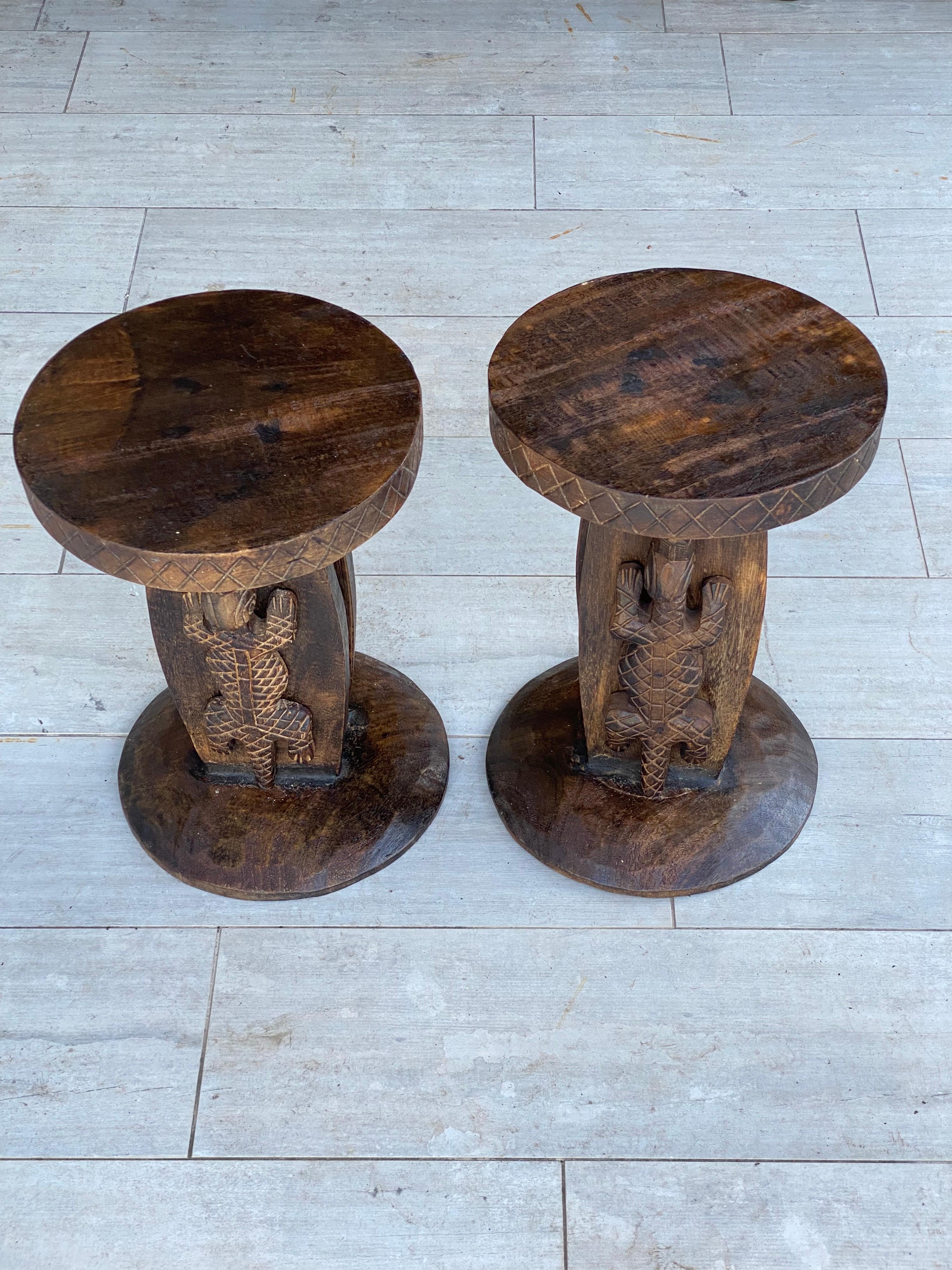 Stools in Wood with Carved Details, African Style Vintage, Set of 2 In Good Condition In Auribeau sur Siagne, FR