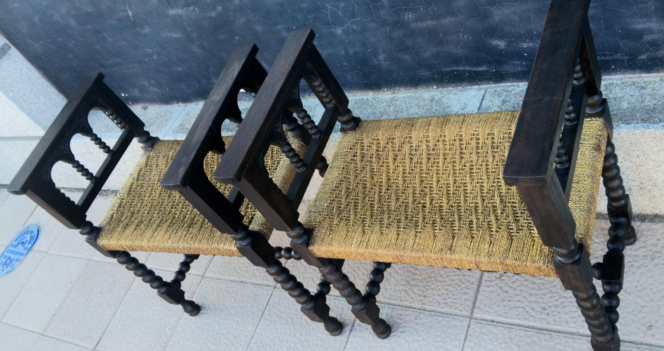 Tabourets Pieds tournés et assise en fibre naturelle Espagne  Paire 19ème siècle en vente 9