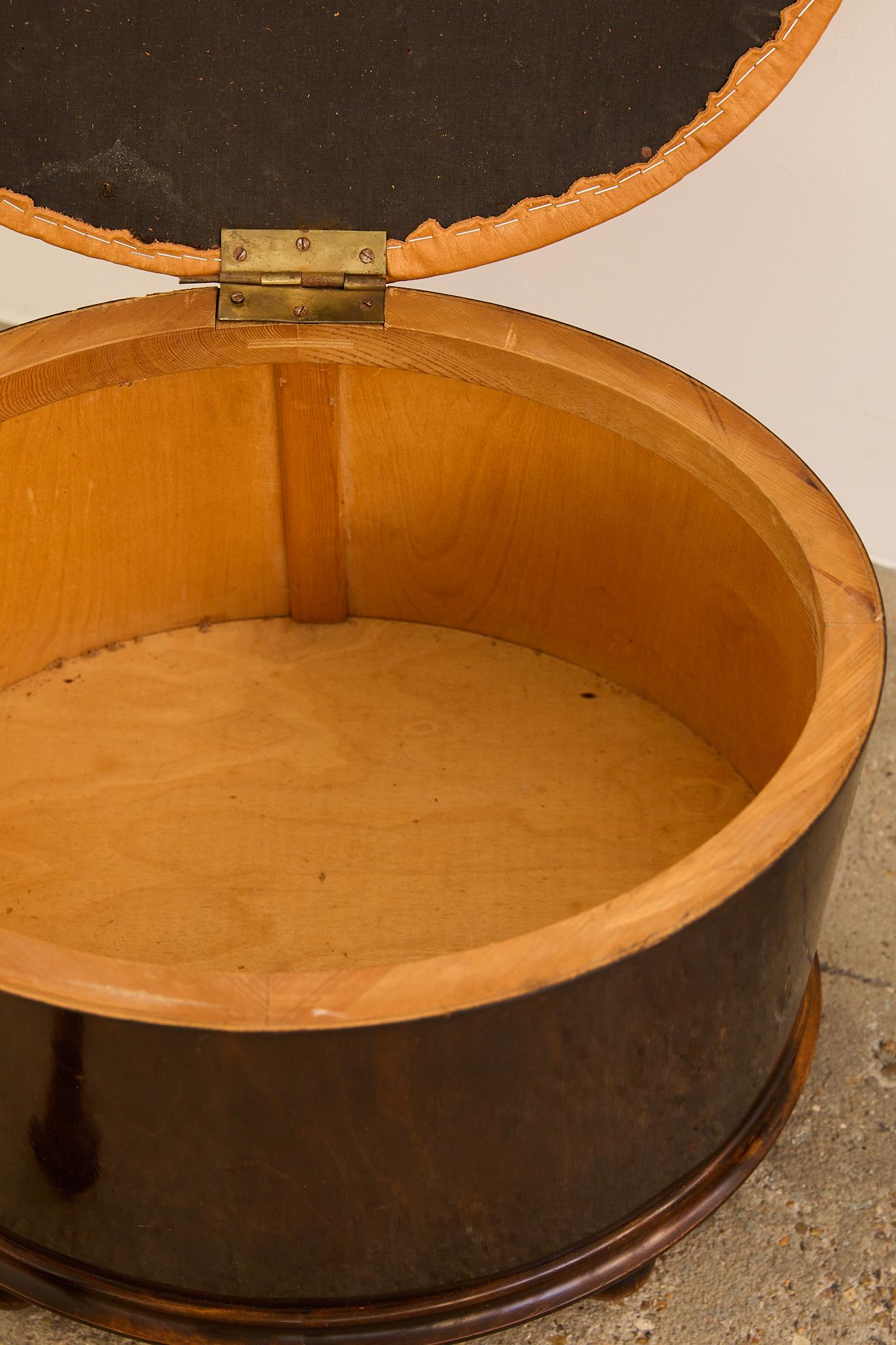 Tabourets avec rangement en vente 1
