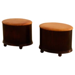 Hocker mit Ablage