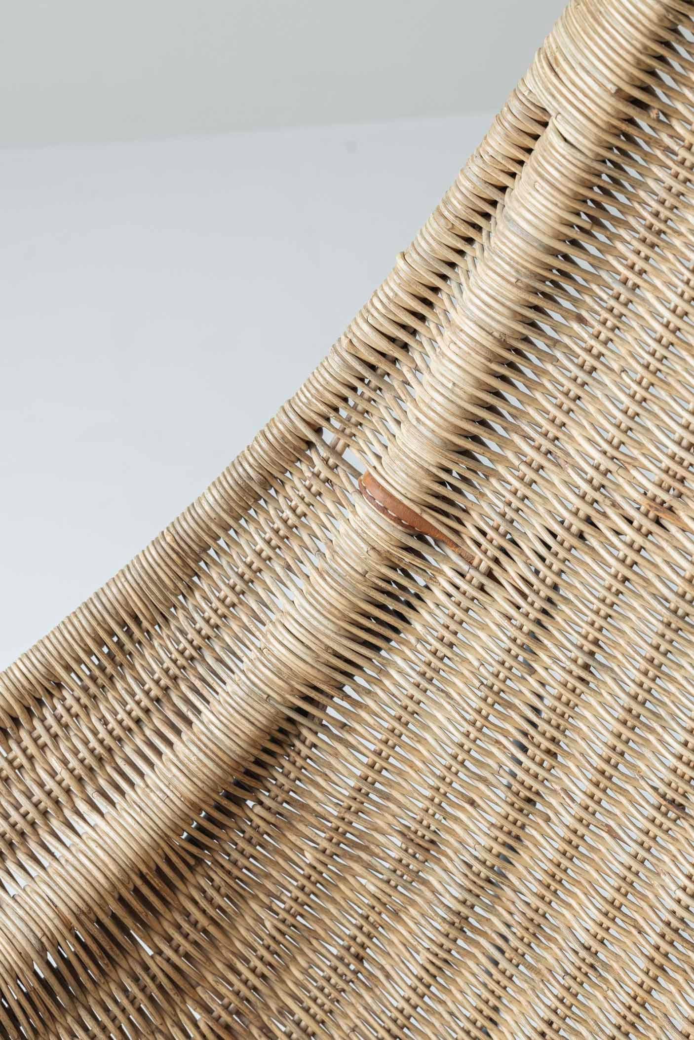 ‘Stora Kraal’ lounge chair by Kerstin Hörlin-Holmquist, Sweden 1950s 3