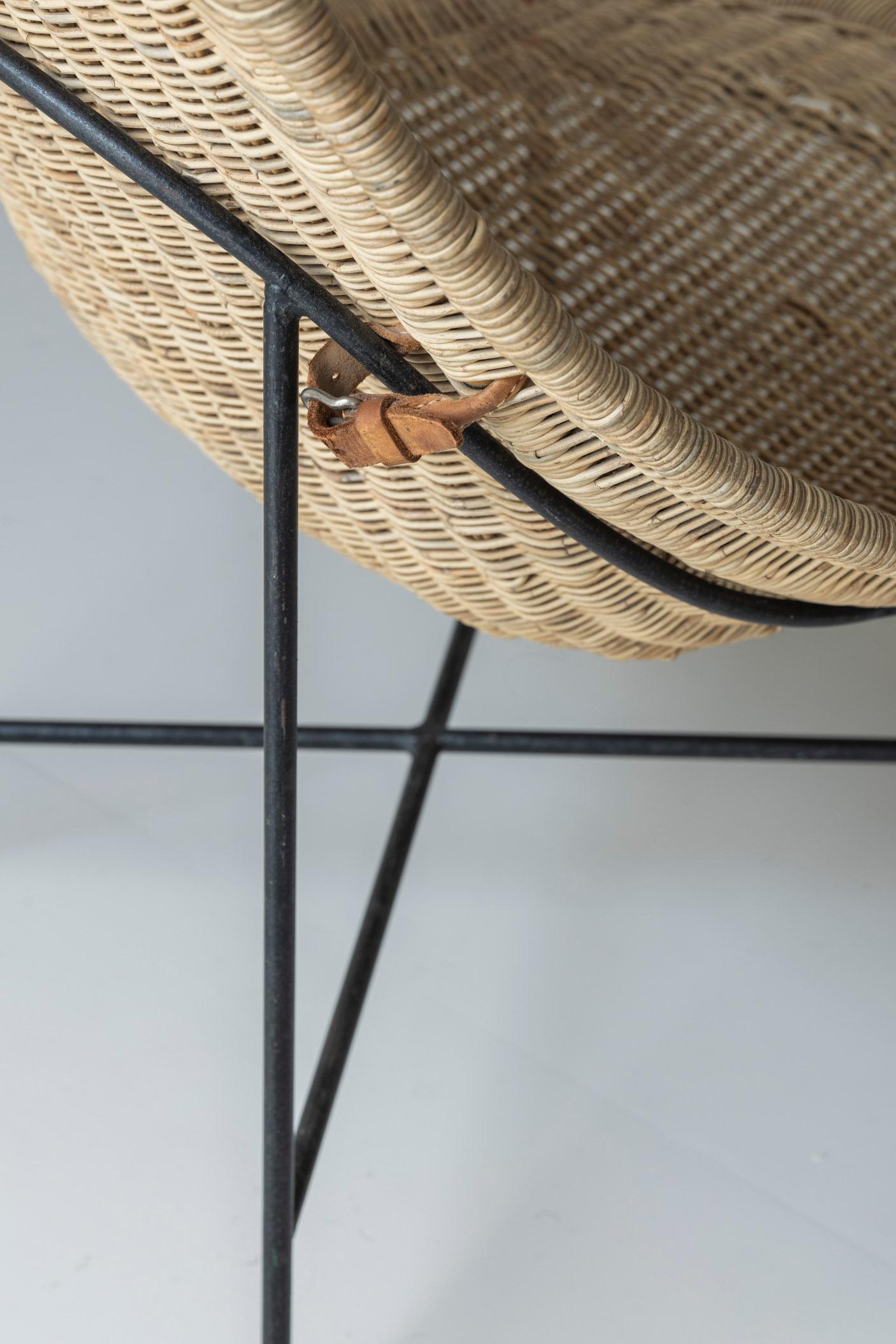 ‘Stora Kraal’ lounge chair by Kerstin Hörlin-Holmquist, Sweden 1950s 10