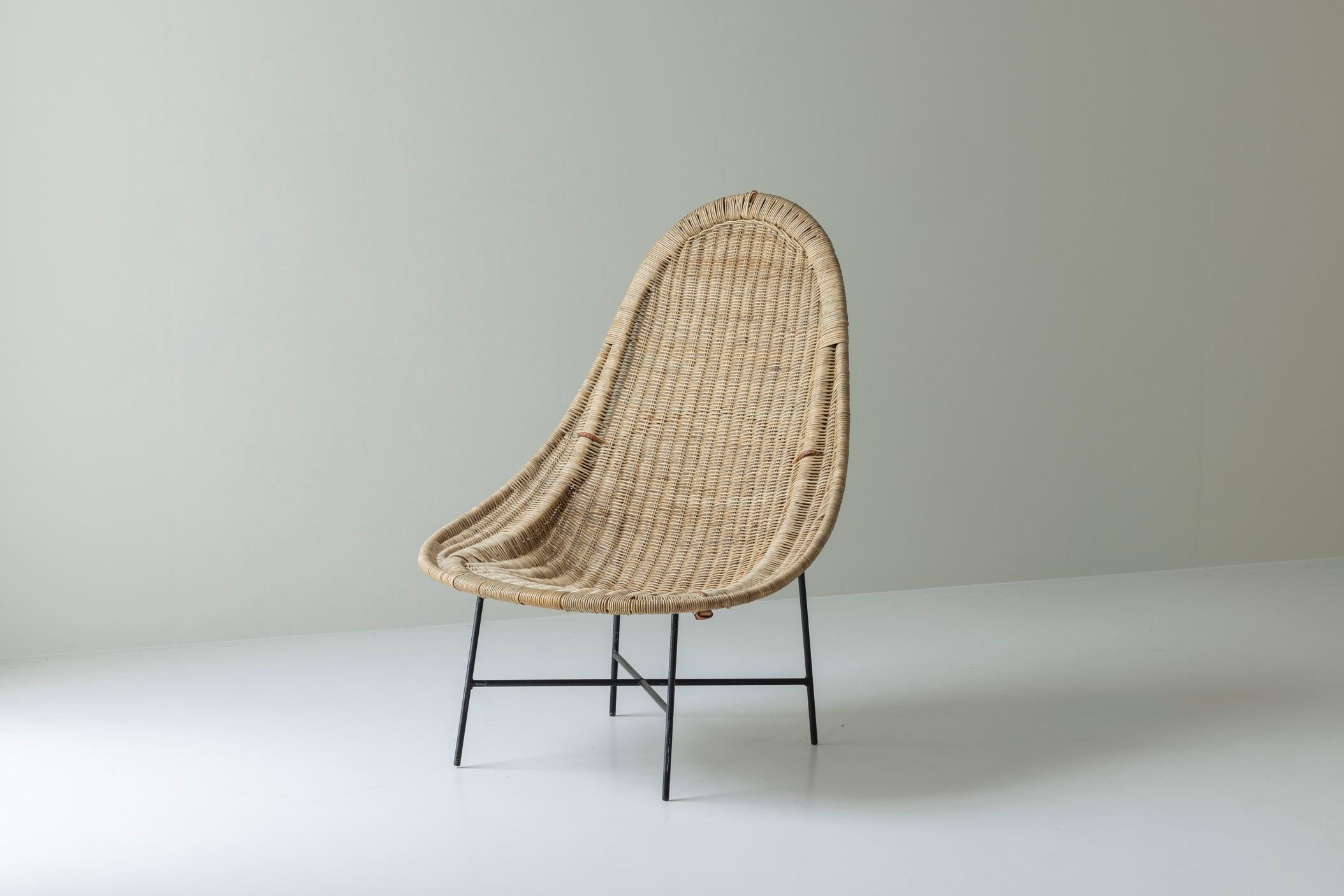 Scandinavian Modern ‘Stora Kraal’ lounge chair by Kerstin Hörlin-Holmquist, Sweden 1950s