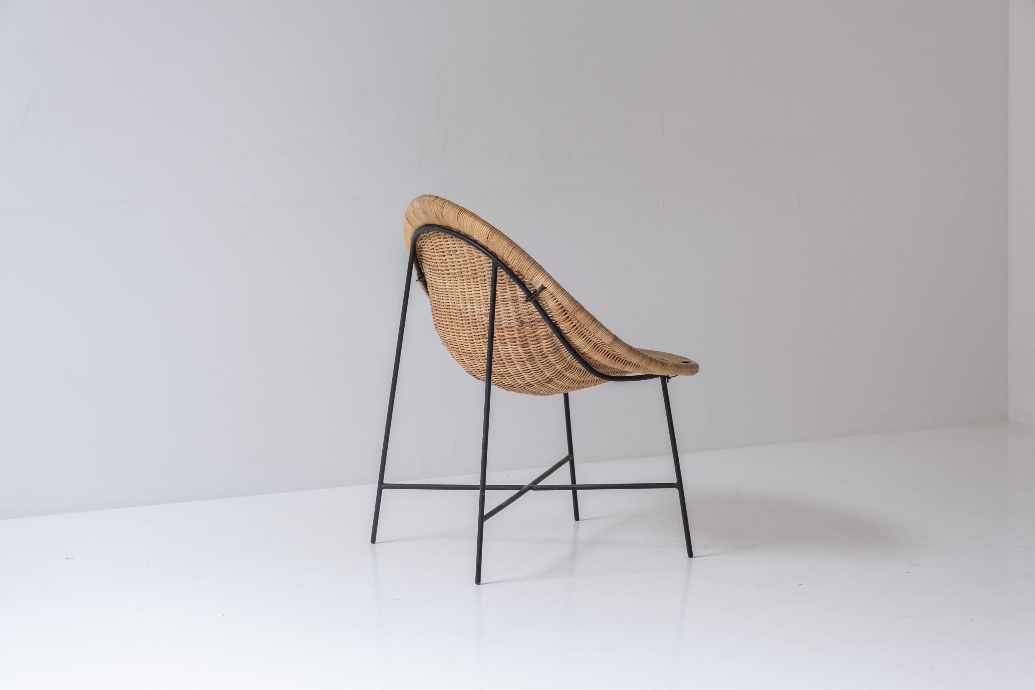 Swedish ‘Stora Kraal’ lounge chair by Kerstin Hörlin-Holmquist, Sweden 1950s For Sale