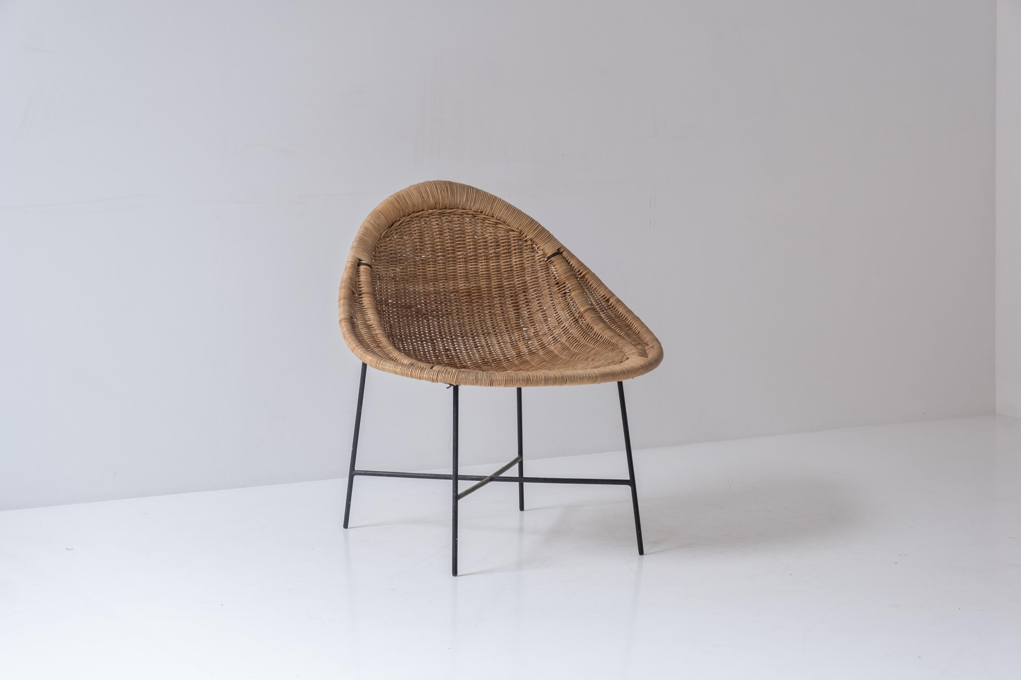 ‘Stora Kraal’ lounge chair by Kerstin Hörlin-Holmquist, Sweden 1950s In Good Condition For Sale In Antwerp, BE