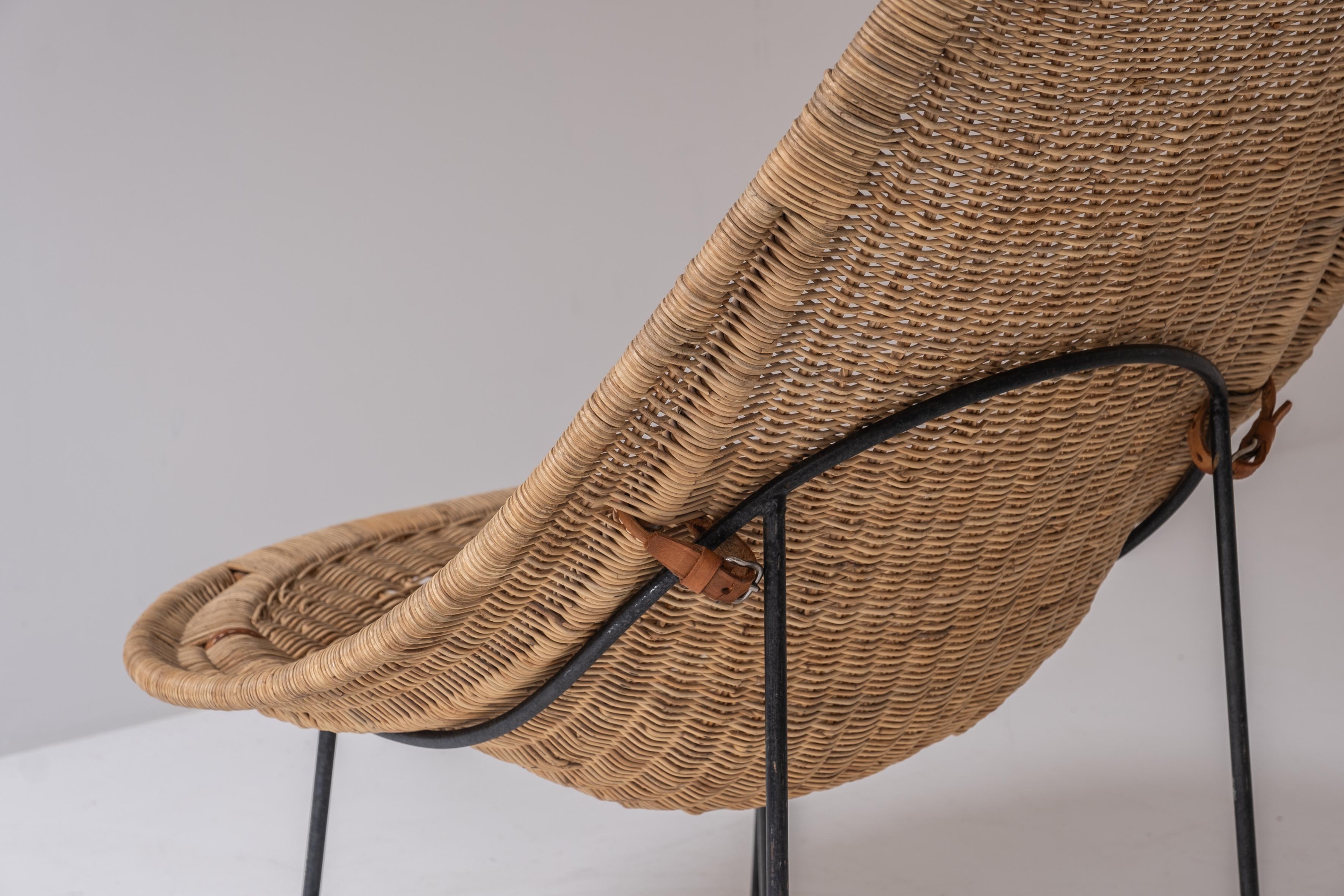 Mid-20th Century ‘Stora Kraal’ lounge chair by Kerstin Hörlin-Holmquist, Sweden 1950s For Sale